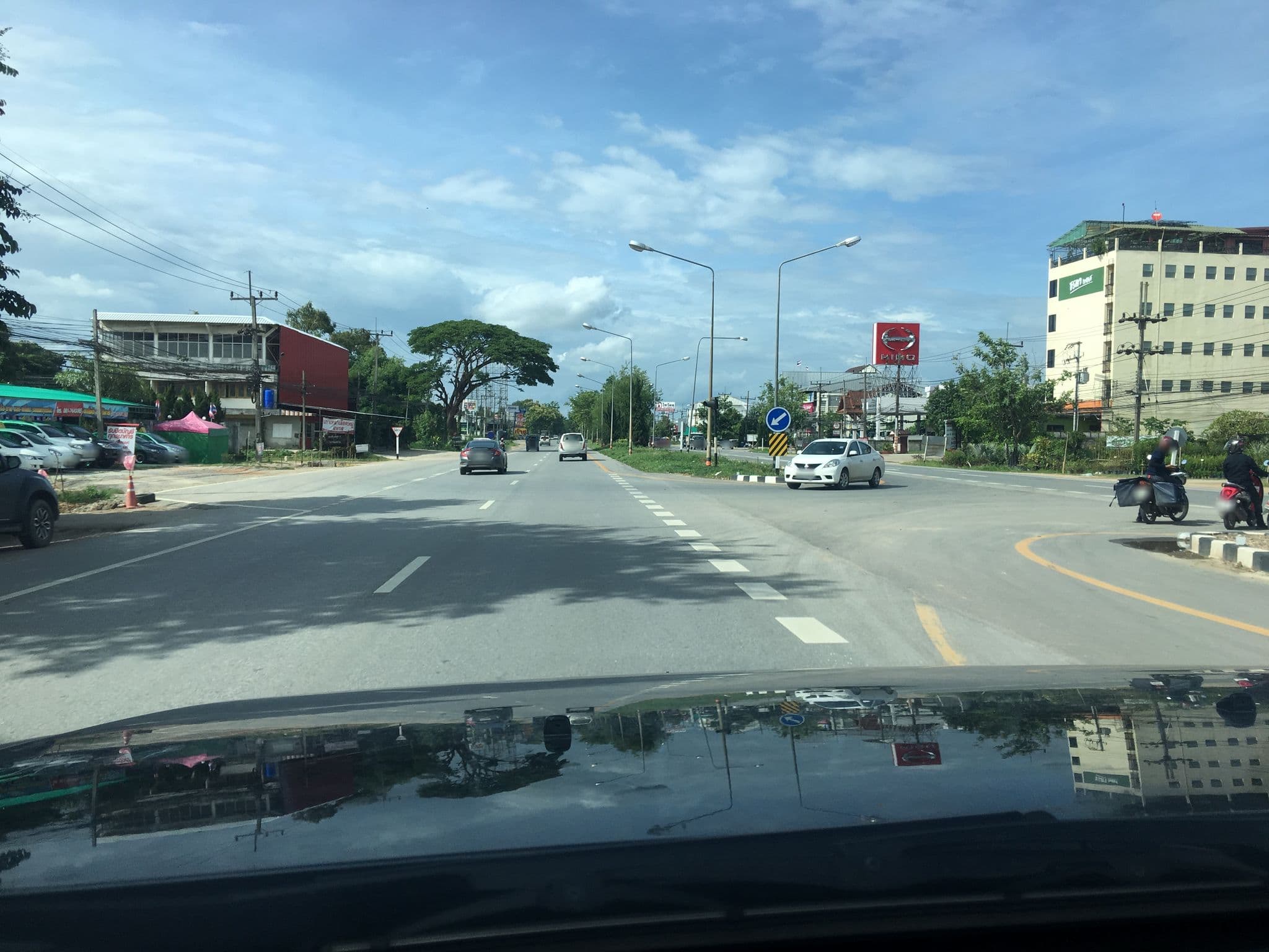 Street view near ห้องมณฑา โรงแรมเชียงรายแกรนด์รูม, Chiang Rai — © wapriz (CC BY-SA · Mapillary)