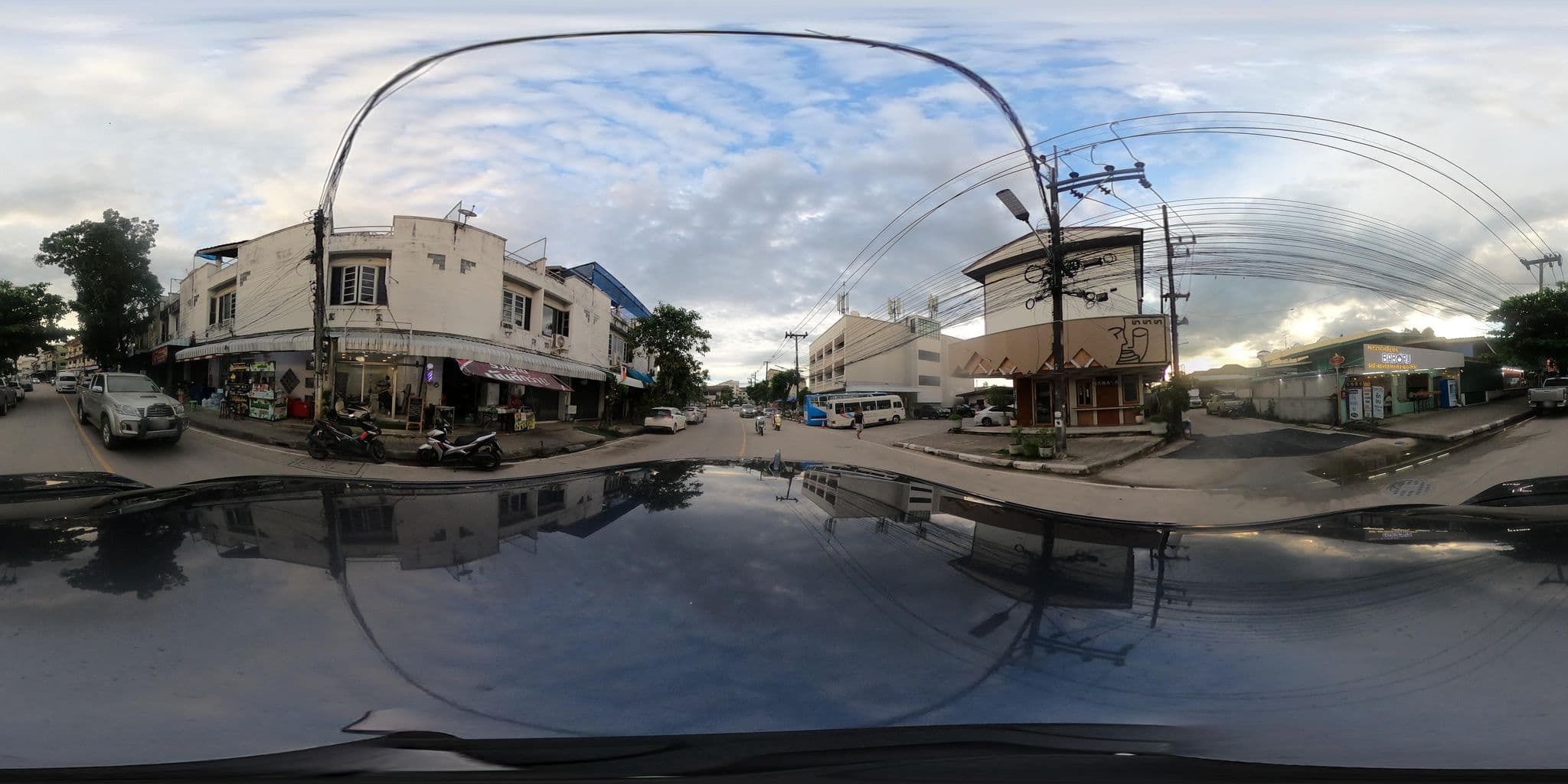 Street view near โรงแรมอยู่สุข วิลล่า, Chiang Rai — © SoT (CC BY-SA · Mapillary)