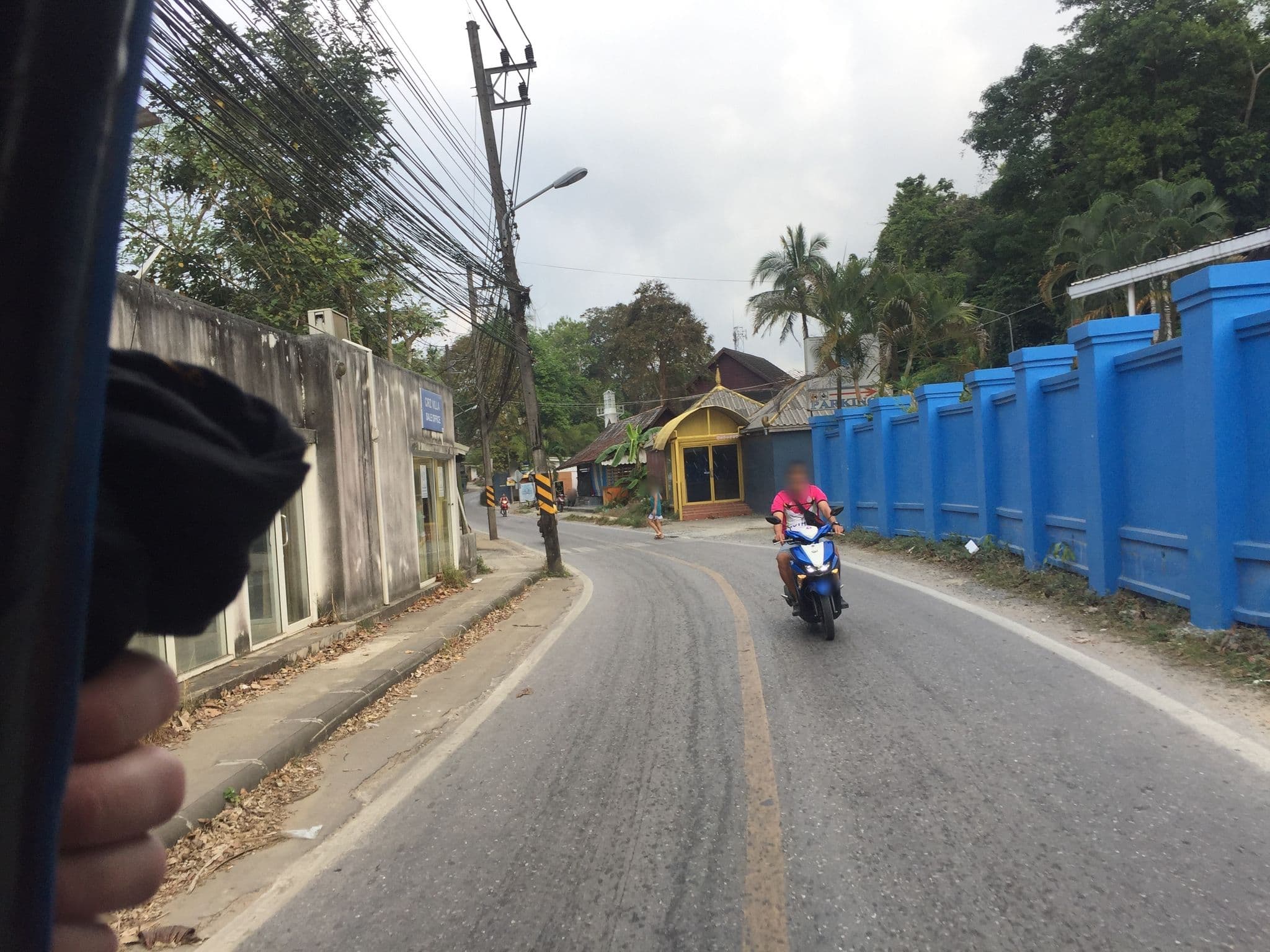 Street view near BaanSook Resort Koh Chang, Ko Chang — © eme (CC BY-SA · Mapillary)