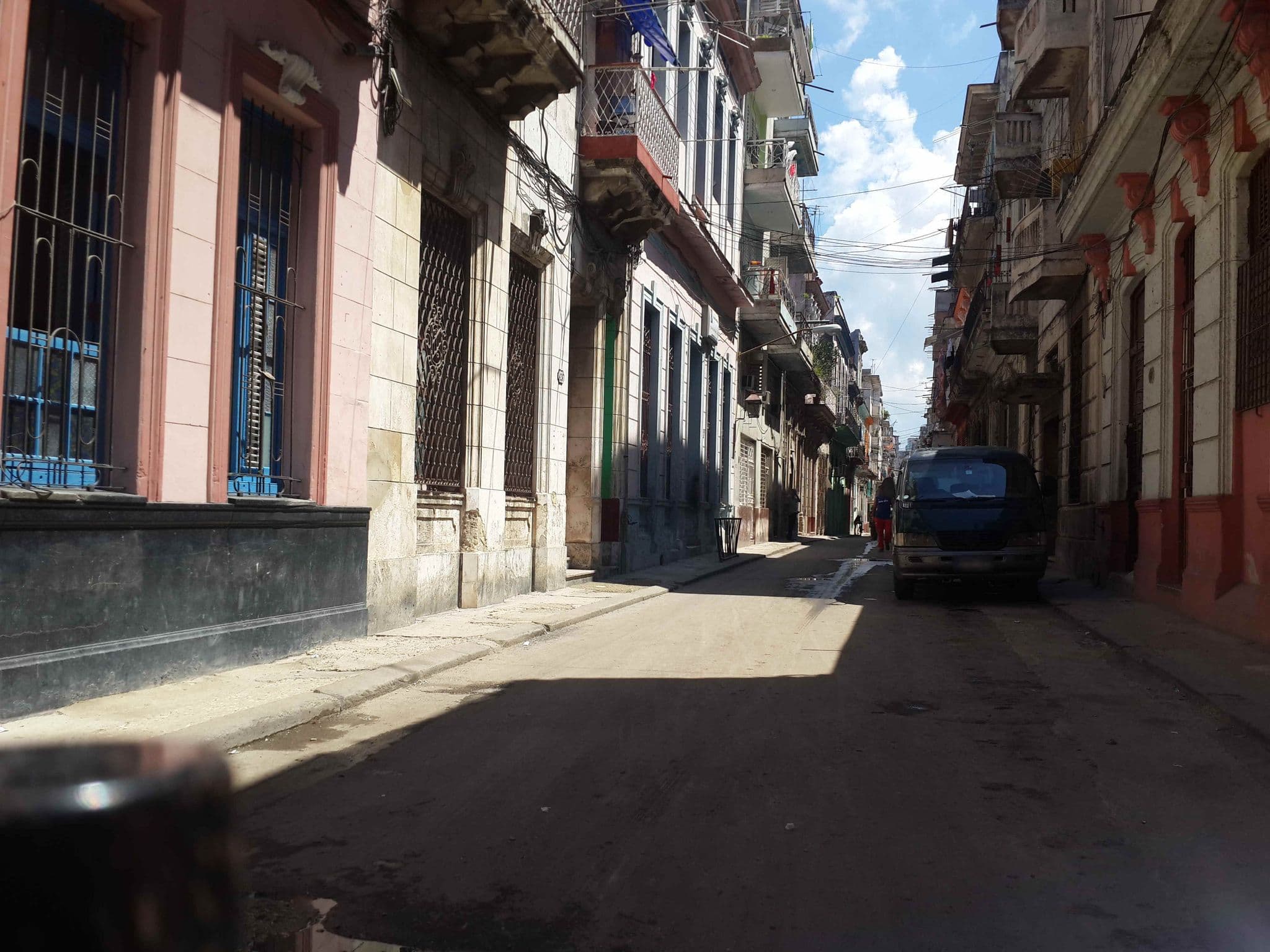 Street view near Casa David y Lidia, Centro Habana