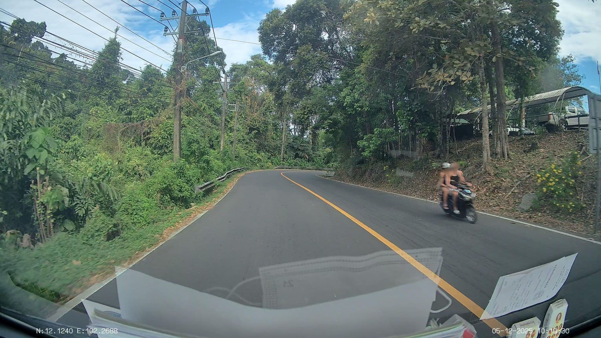 Street view near เกรซวิลล์ รีสอร์ท, Ko Chang — © ThailandCambodia (CC BY-SA · Mapillary)