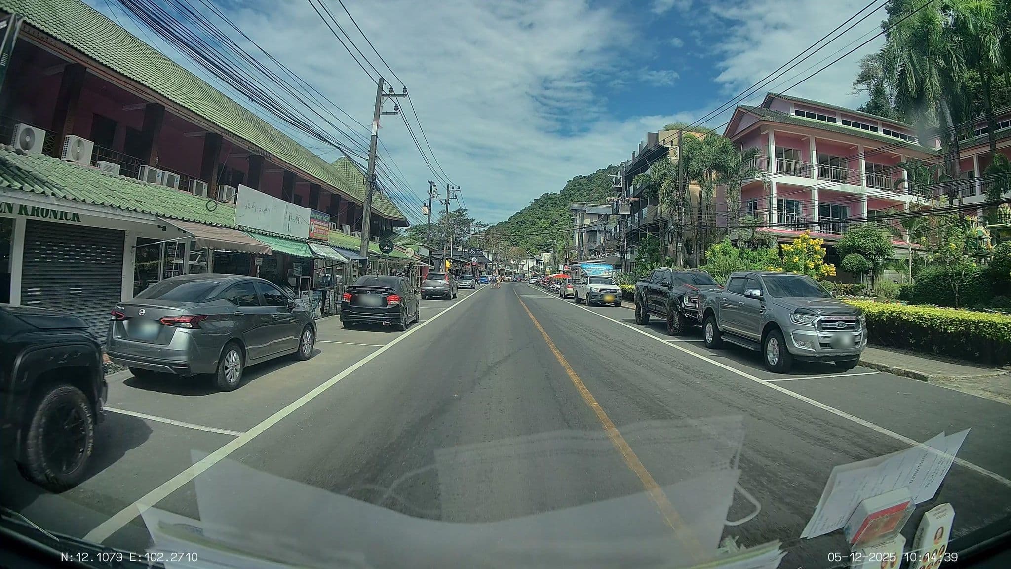Street view near โรงแรมคุ๊กกี้ เกาะช้าง, Ko Chang — © ThailandCambodia (CC BY-SA · Mapillary)