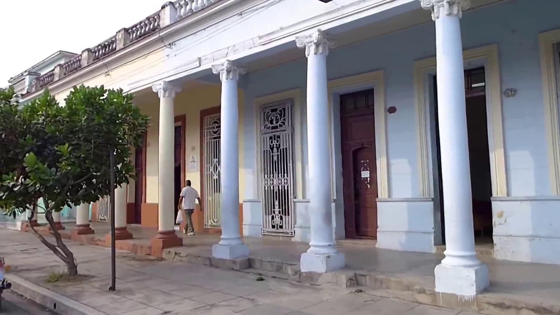 Street view near Casa de Renta Mivy, Camagüey
