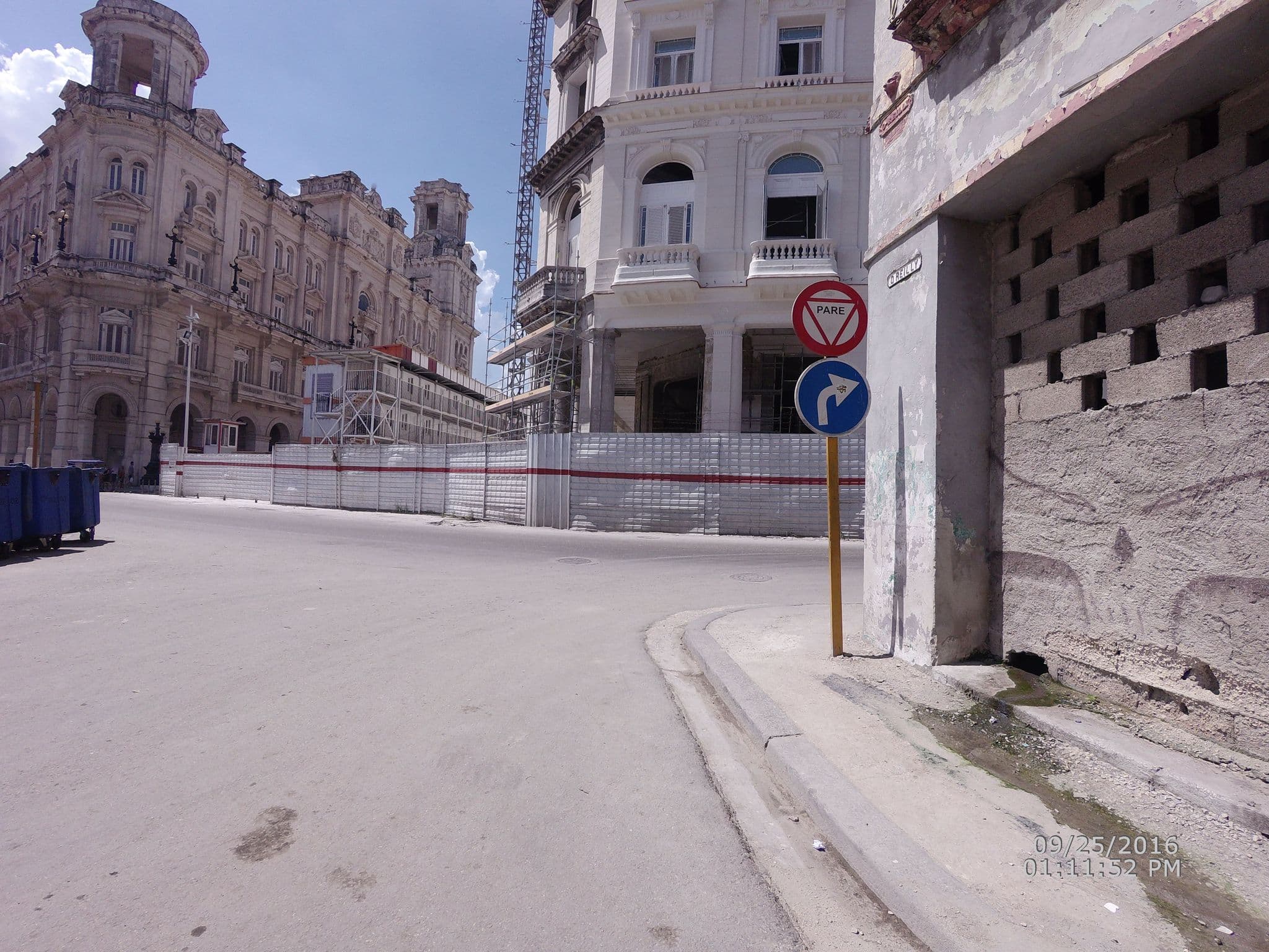 Street view near Casa Boutique 504, La Habana Vieja