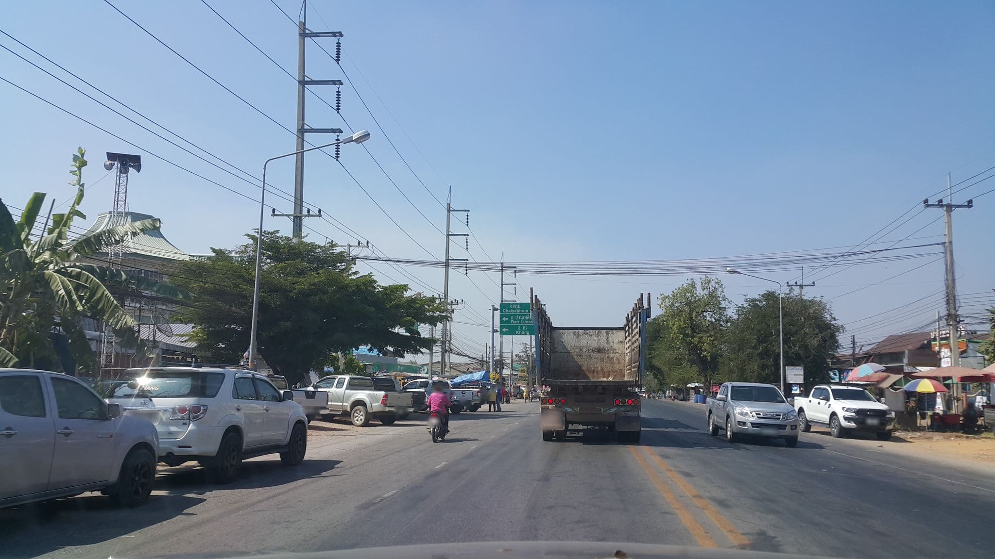Street view near ชาลีรีสอร์ท, Chaiyaphum — © jrcarlsen (CC BY-SA · Mapillary)