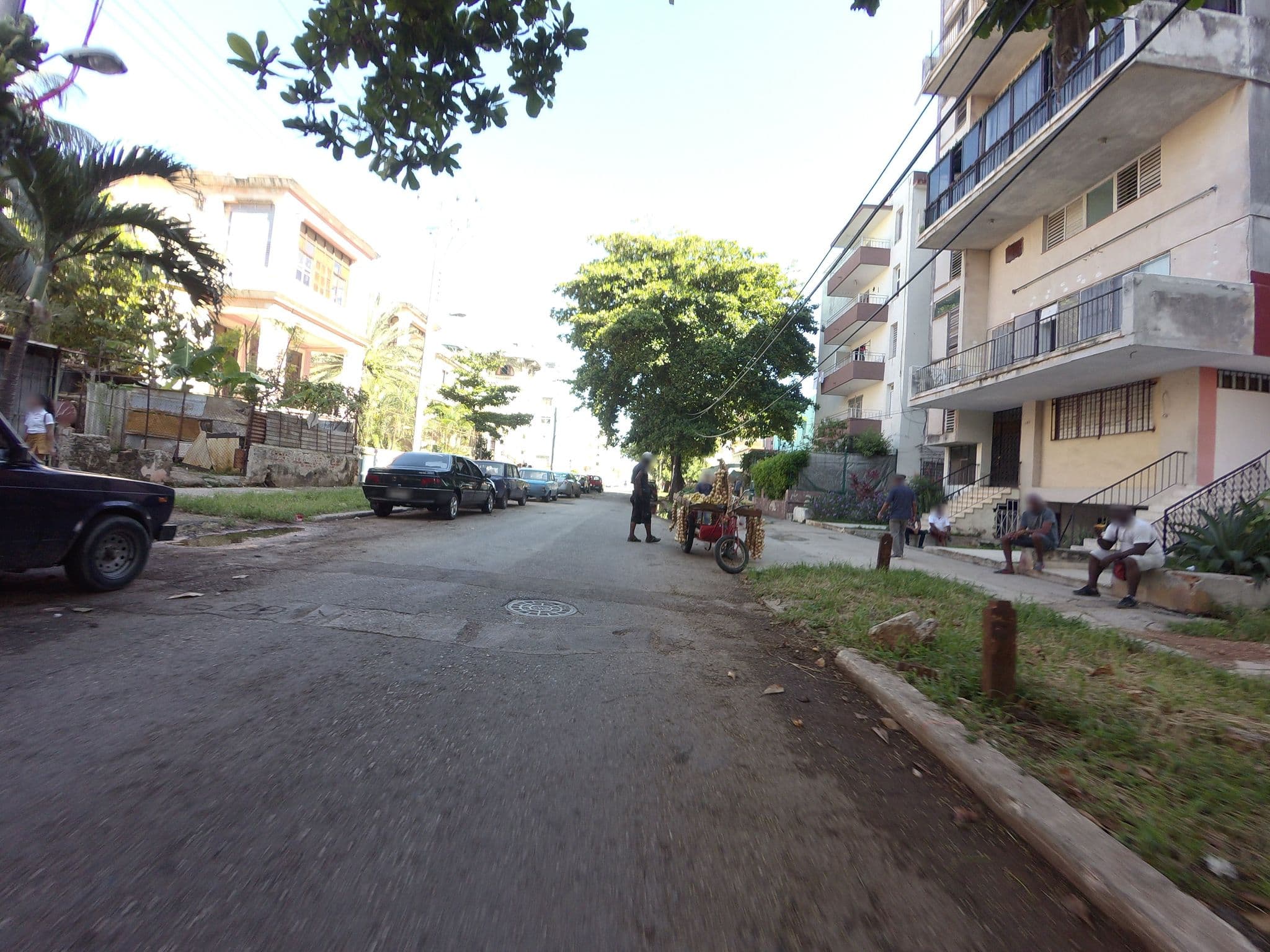 Street view near KYL, Knocking on Cuba, Vedado