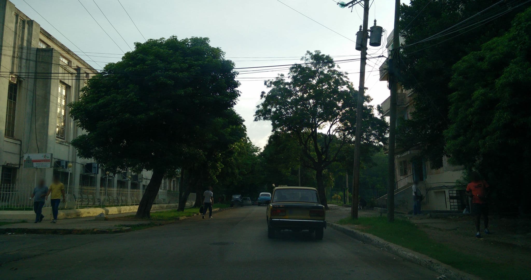 Street view near Casa Beatrice y Julio, Havana