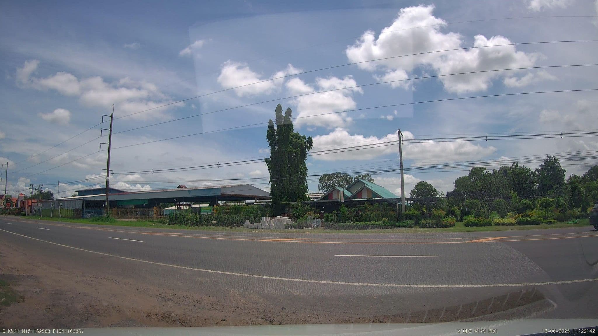 Street view near Chinburi Resort (ชินบุรี รีสอร์ท), Si Sa Ket — © ThailandCambodia (CC BY-SA · Mapillary)
