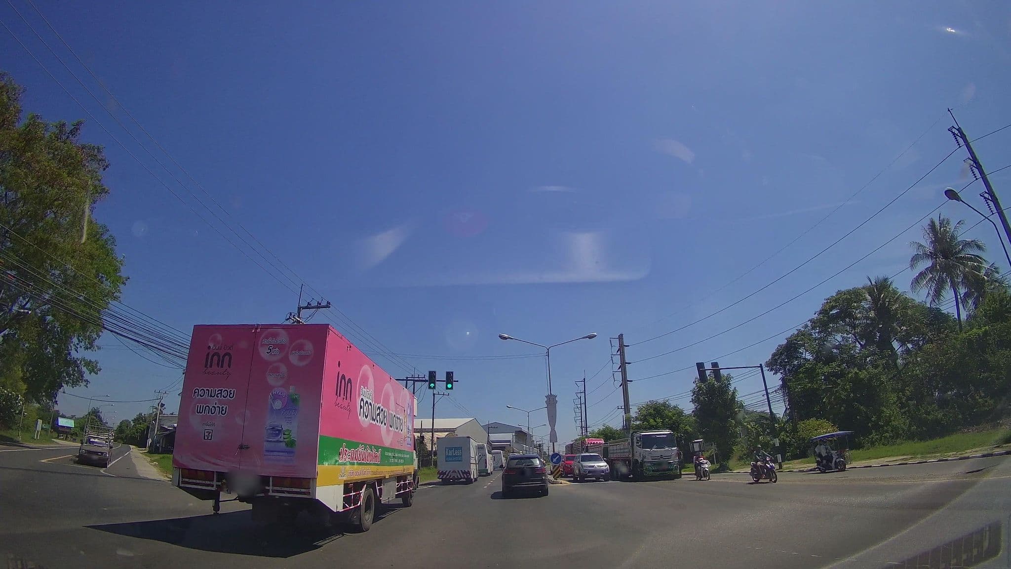 Street view near บ้านชมจันทร์ รีสอร์ท, Si Sa Ket — © ThailandCambodia (CC BY-SA · Mapillary)
