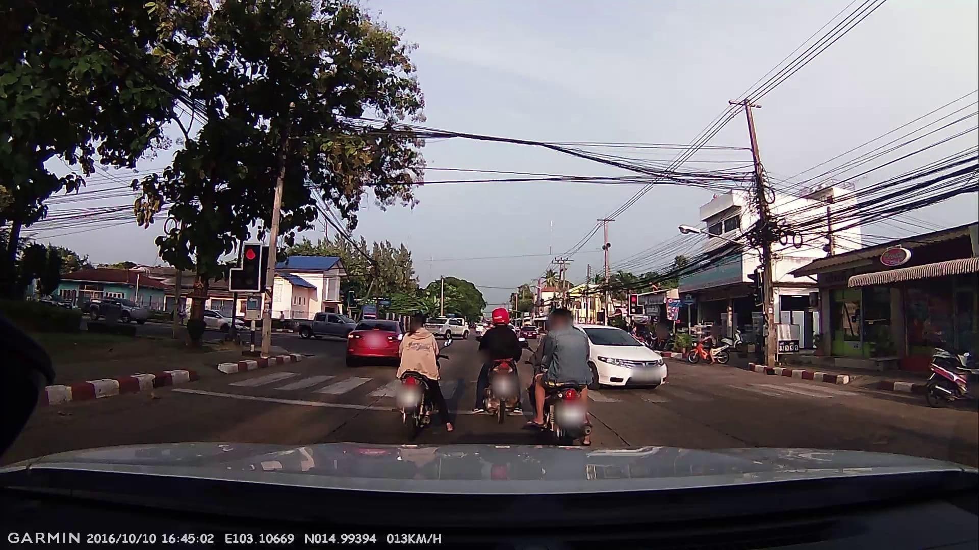 Street view near Vongthongburi Hotel Buri Ram, Buri Ram — © poramet (CC BY-SA · Mapillary)