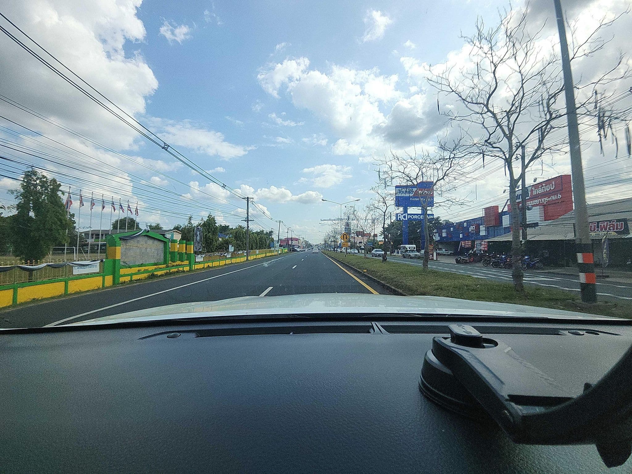 Street view near โอแอนด์ทีแมนช่ัน, Ubon Ratchathani — © fishhead714 (CC BY-SA · Mapillary)