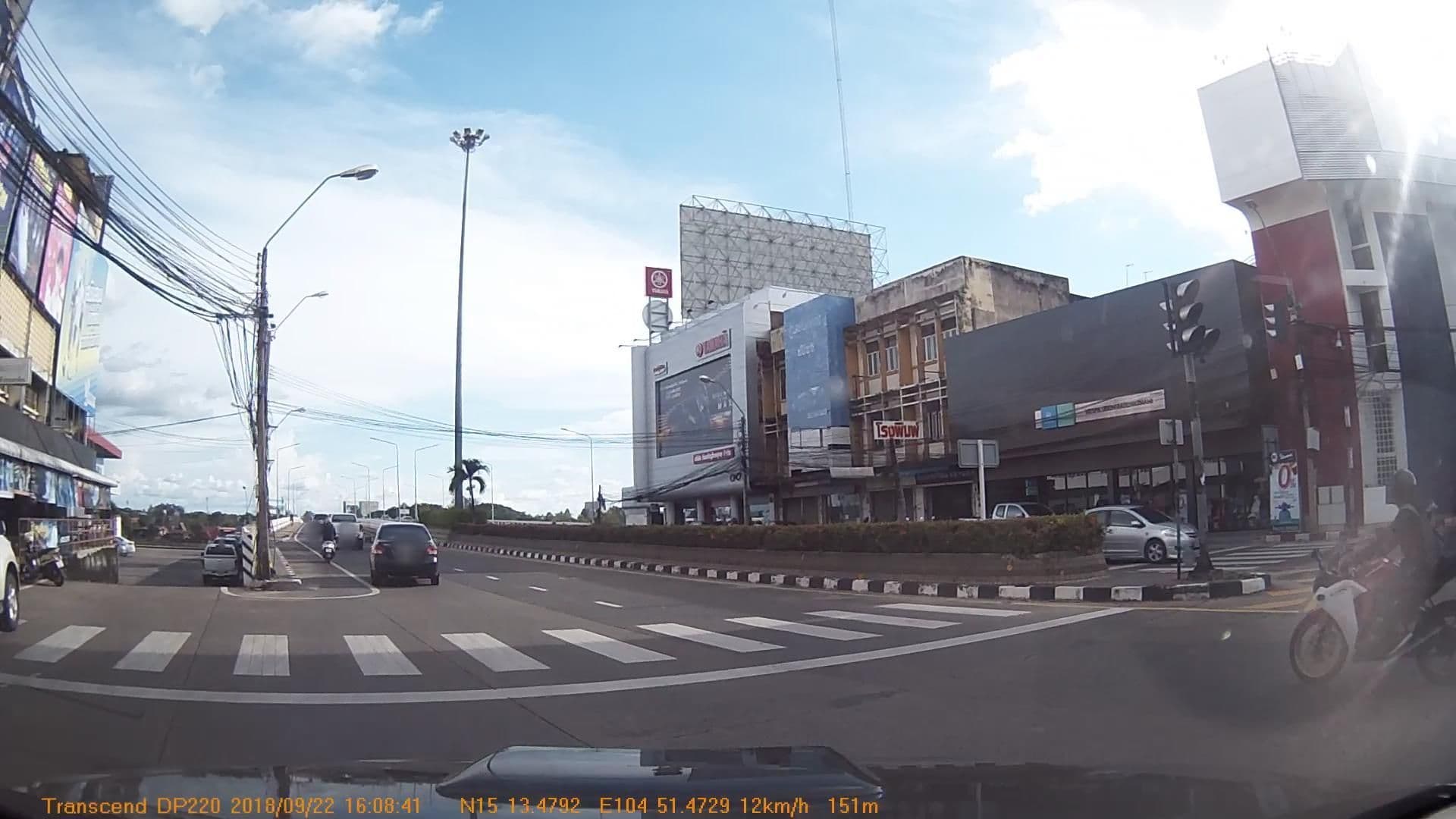 Street view near โรงแรมลายทอง, Ubon Ratchathani — © mapcreator (CC BY-SA · Mapillary)