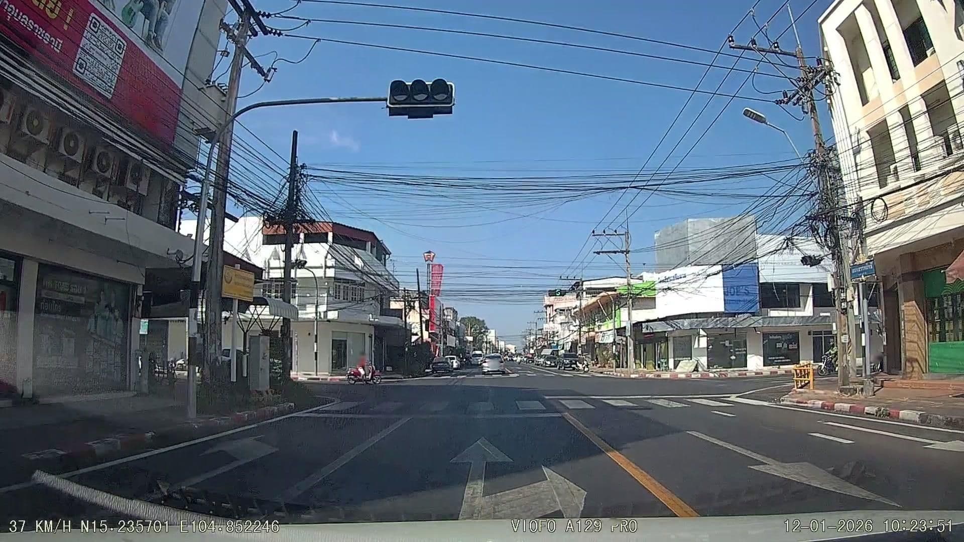 Street view near อิงมูลริเวอร์ไซต์รีสอร์ท, Ubon Ratchathani — © ThailandCambodia (CC BY-SA · Mapillary)