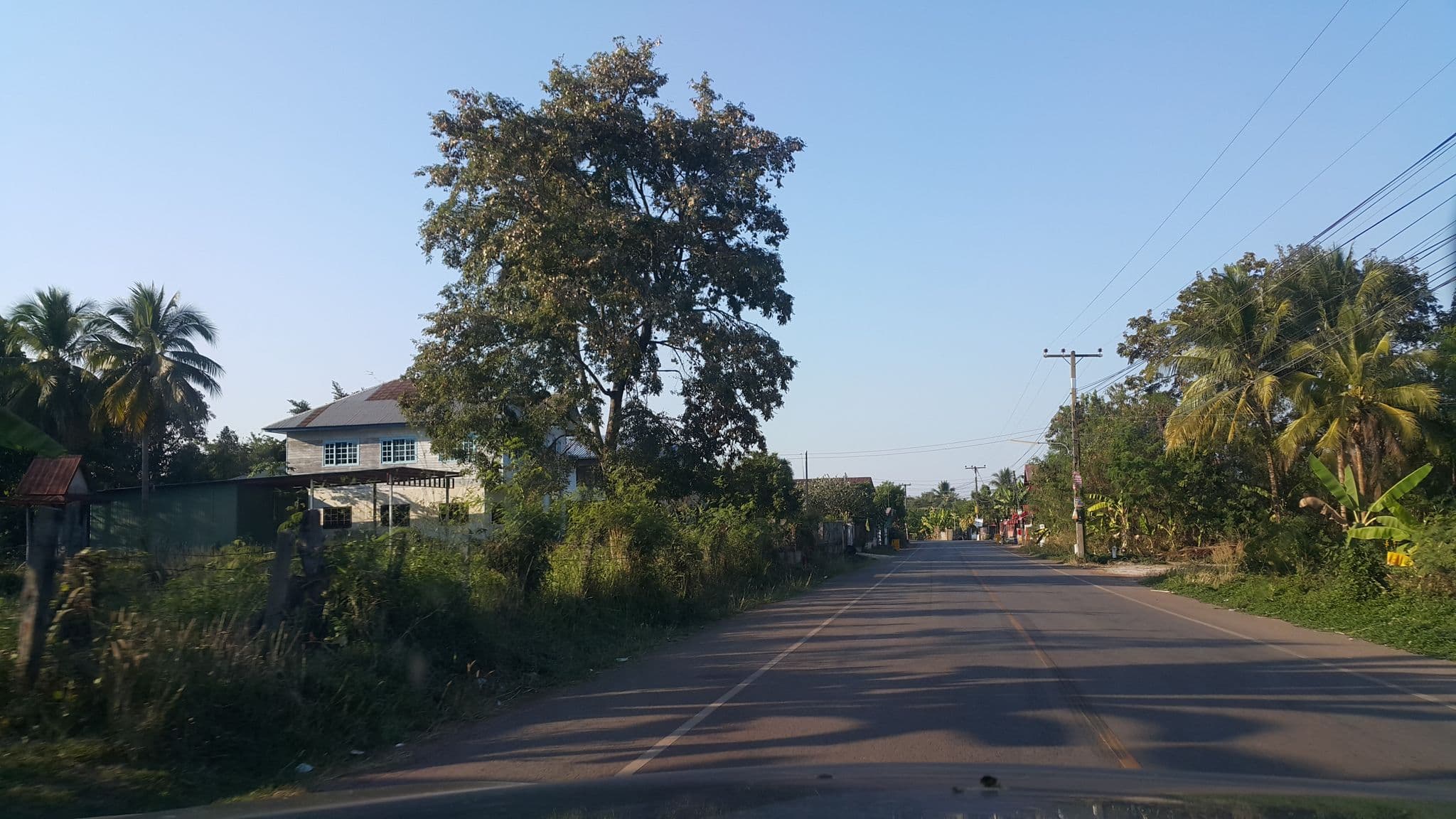 Street view near Green Gecko, Ban Phan Don — © jrcarlsen (CC BY-SA · Mapillary)