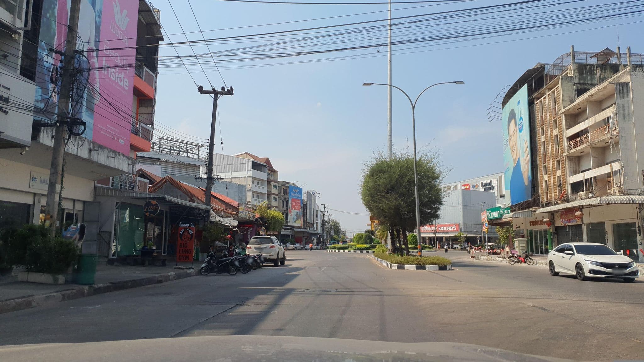 Street view near Pechsian Massage, Udon Thani — © jrcarlsen (CC BY-SA · Mapillary)