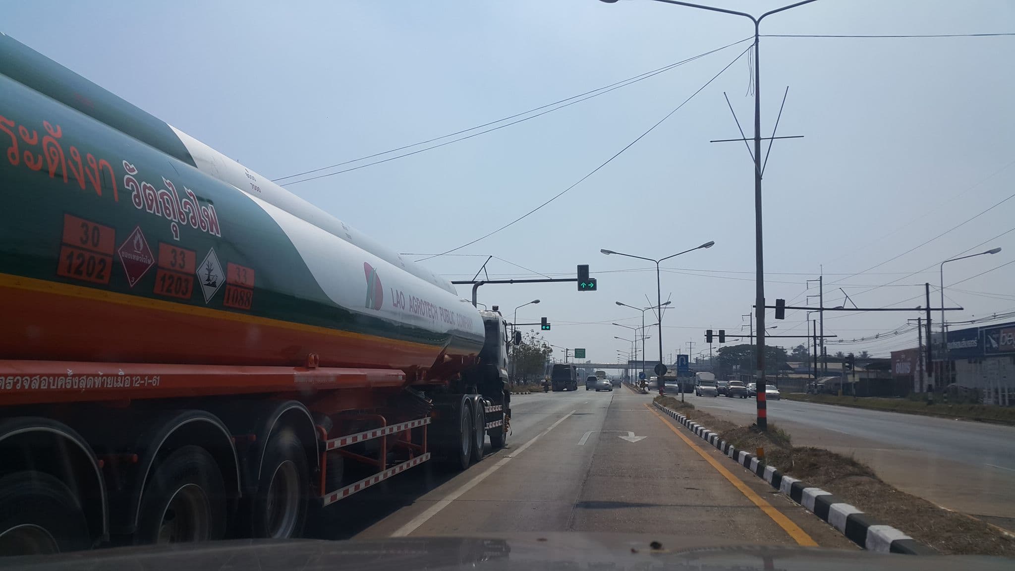 Street view near ทรัพย์สิริ, Ban Phan Don — © jrcarlsen (CC BY-SA · Mapillary)