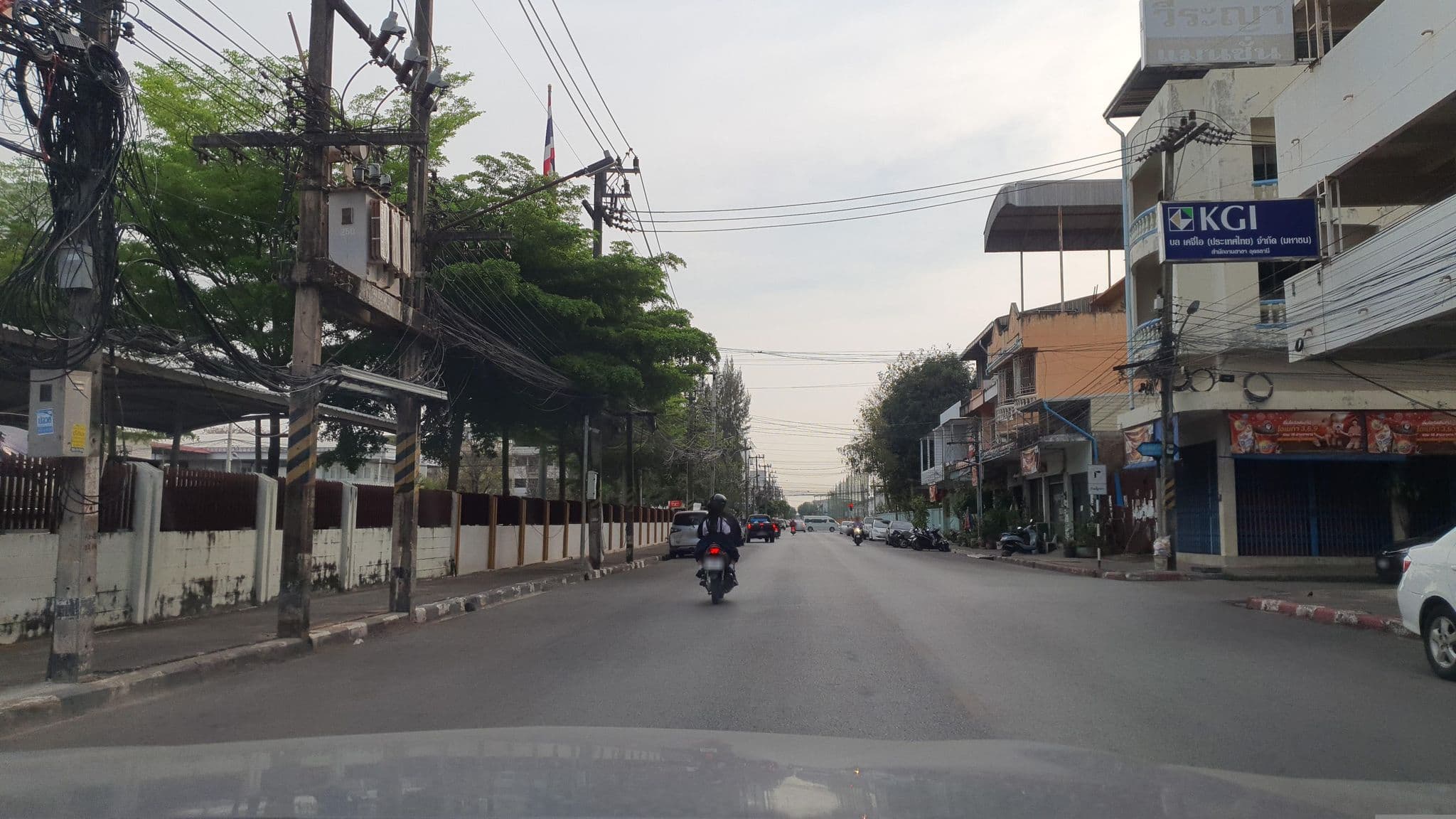 Street view near Yim siam Hotel, Udon Thani — © jrcarlsen (CC BY-SA · Mapillary)