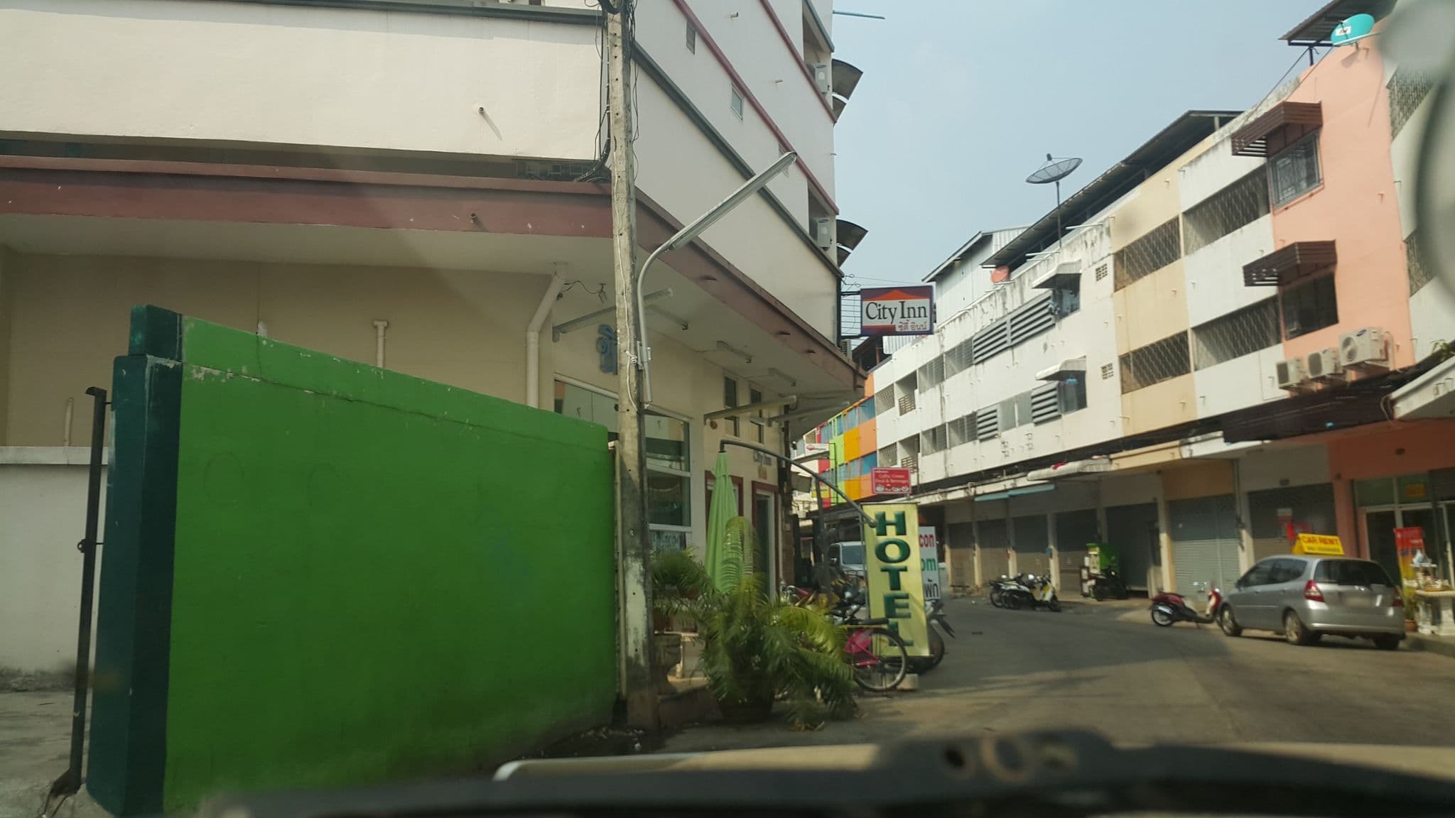 Street view near Silver Reef Bed & Breakfast Udon Thani, Udon Thani — © jrcarlsen (CC BY-SA · Mapillary)
