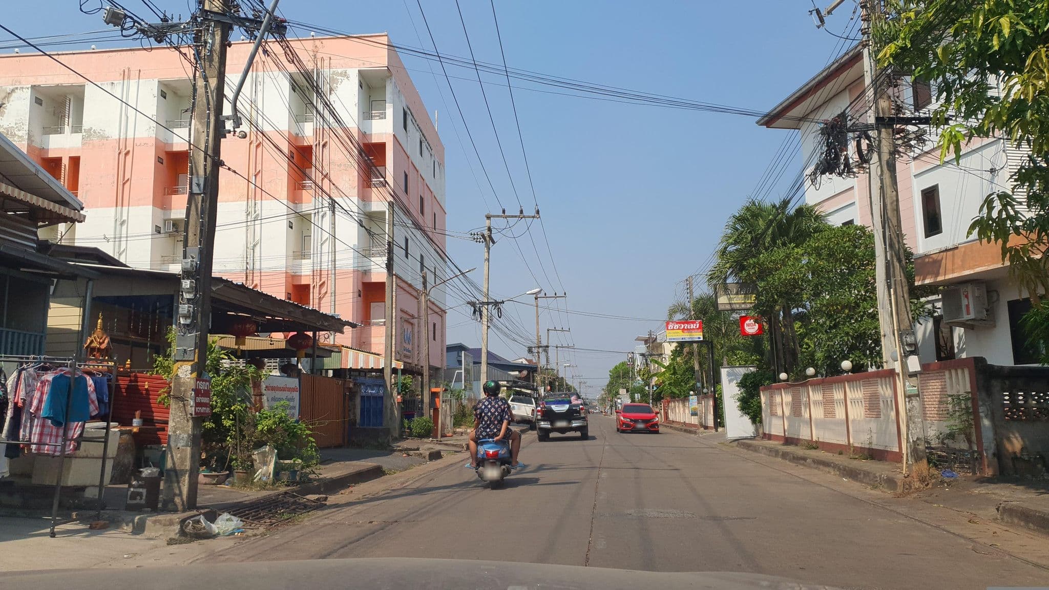 Street view near Chutchawan apartment Udonthani, Udon Thani — © jrcarlsen (CC BY-SA · Mapillary)
