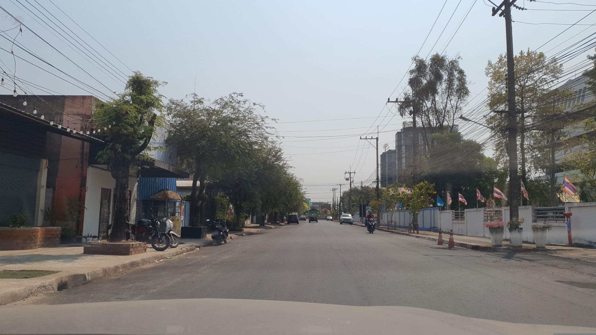 Street view near ภูพานน้อย, Udon Thani — © jrcarlsen (CC BY-SA · Mapillary)