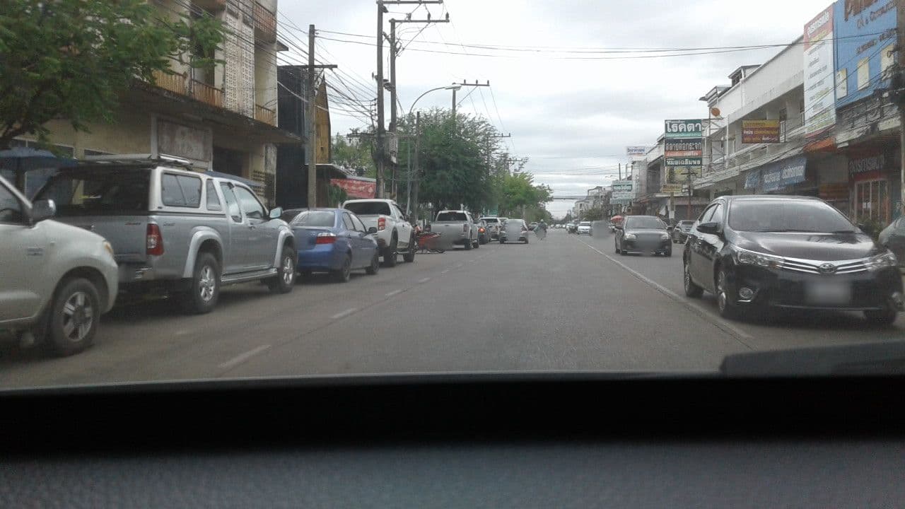 Street view near โรงแรมศิริอุดร Siriudorn Hotel, Udon Thani — © rariyaso (CC BY-SA · Mapillary)