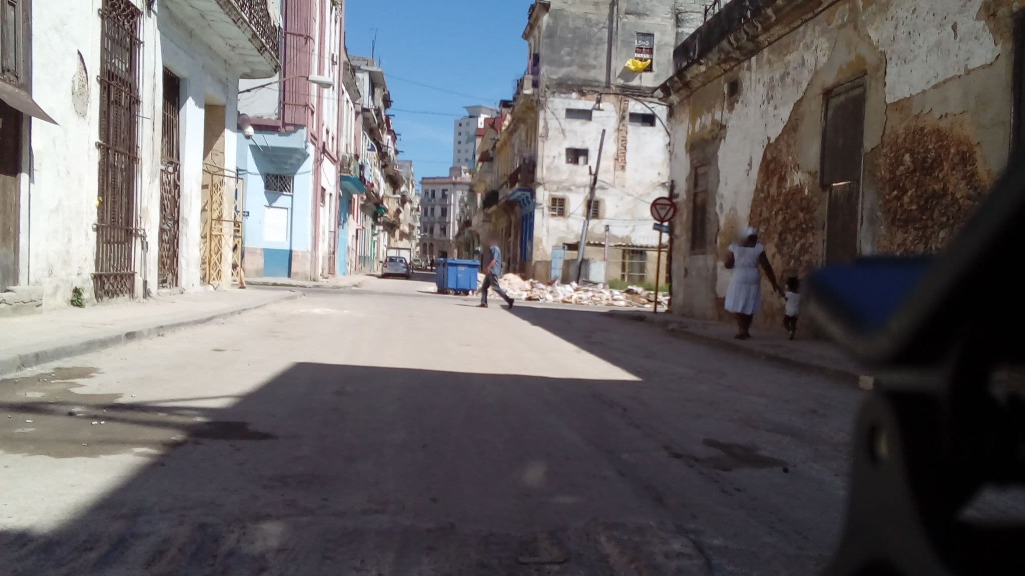 Street view near Casa Que Pasa ?, Centro Habana — © elpbatista (CC BY-SA · Mapillary)
