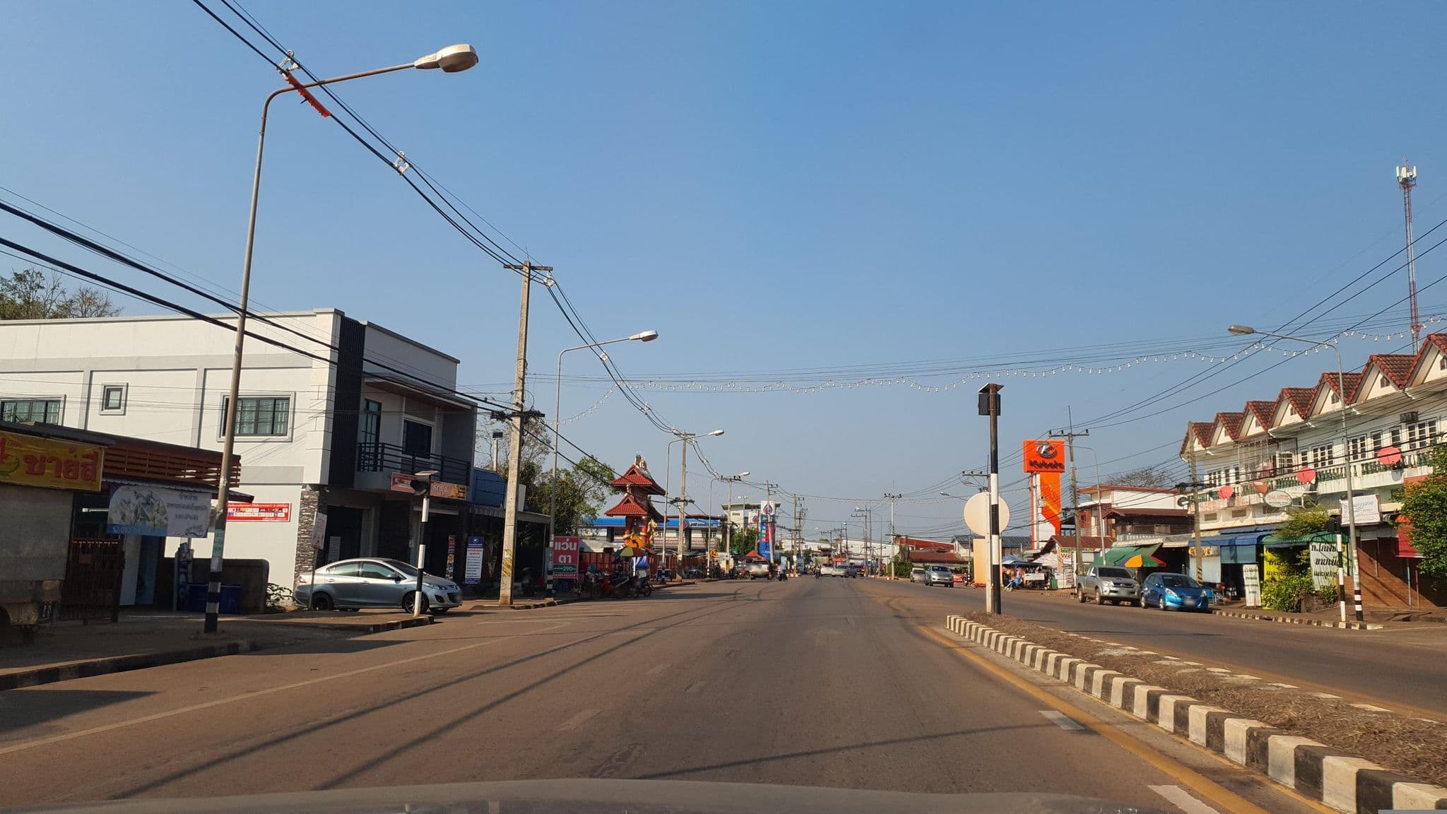 Street view near เฮือนโย้ย รีสอร์ท, Na Wa — © jrcarlsen (CC BY-SA · Mapillary)