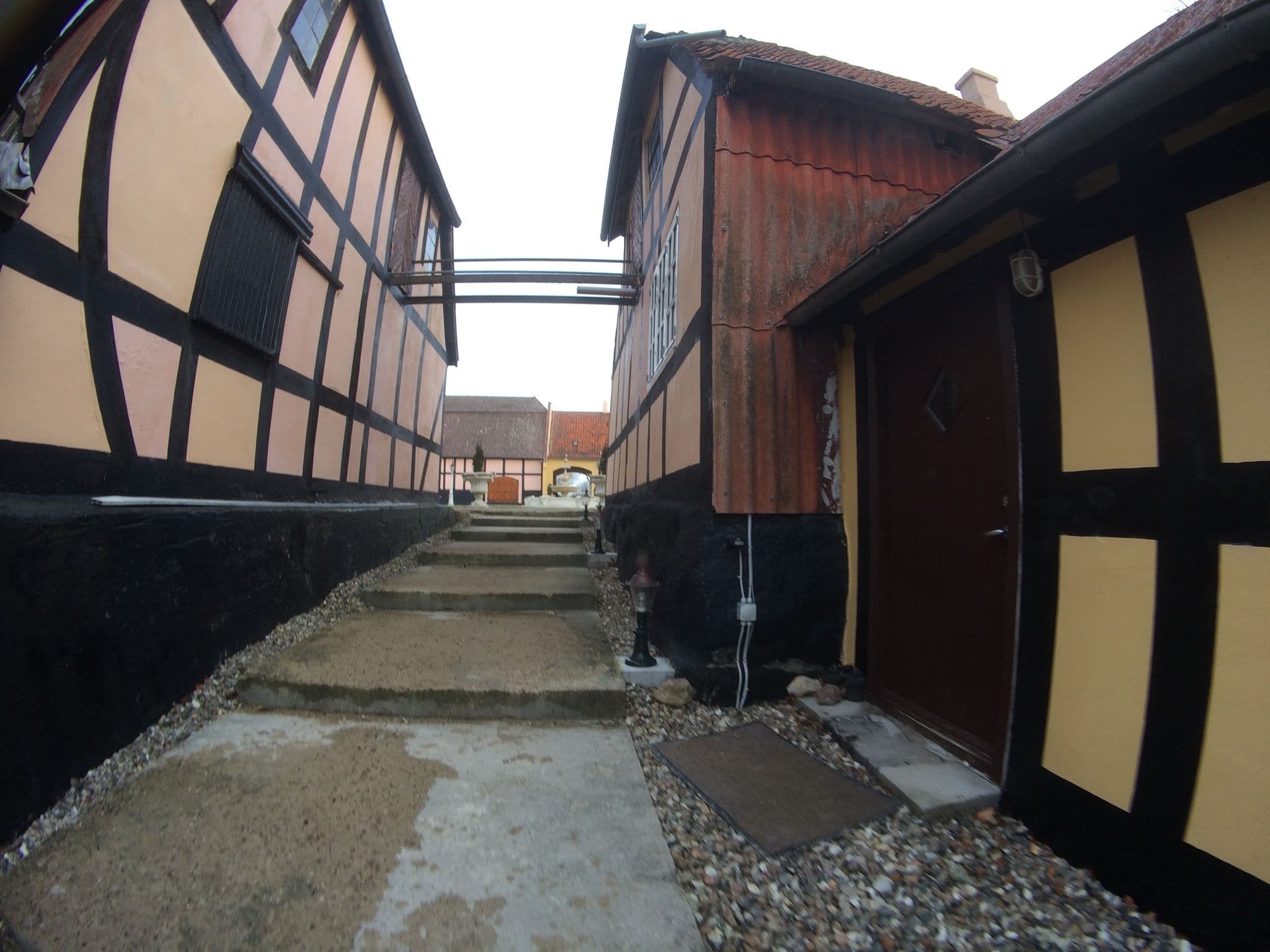 Street view near Brude suiten - Skrøbelev Gods, Rudkøbing — © mapnerd_dk (CC BY-SA · Mapillary)