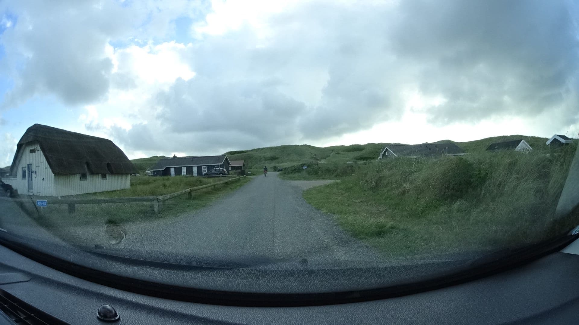 Street view near Bjerregardsvej 400, Nørre Nebel — © sashazykov (CC BY-SA · Mapillary)