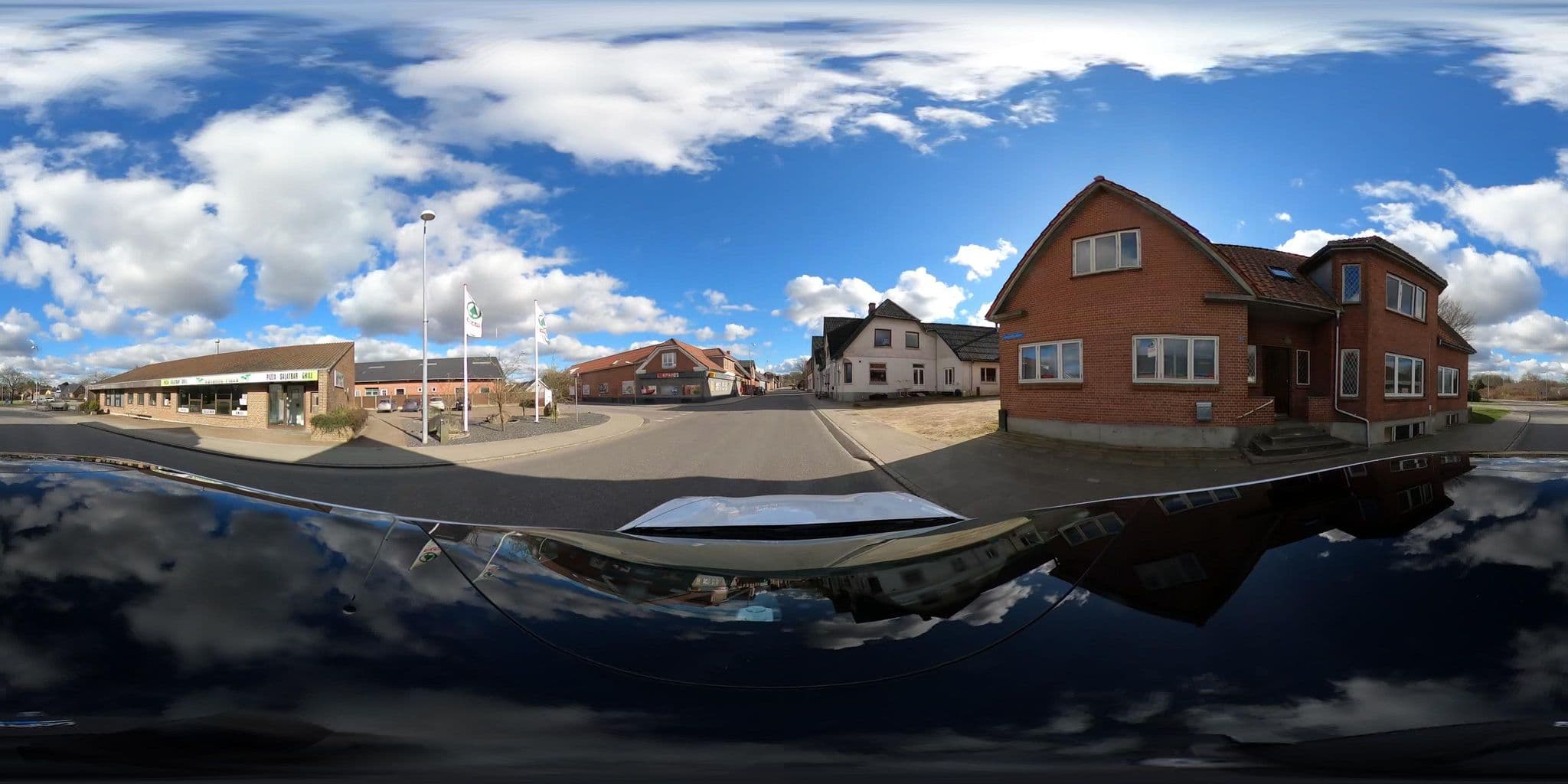 Street view near Ørnhøj Hotel, Vildbjerg — © peterleth (CC BY-SA · Mapillary)