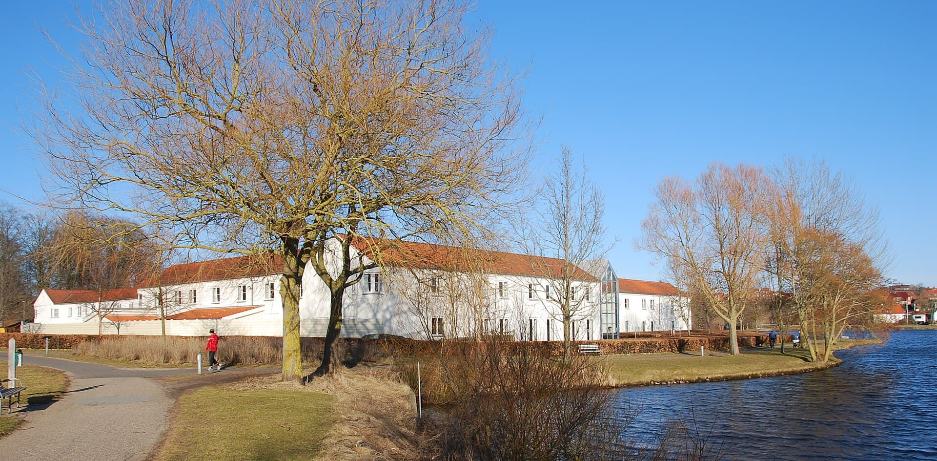 Golf Hotel Viborg (via Wikimedia Commons, CC BY 3.0)