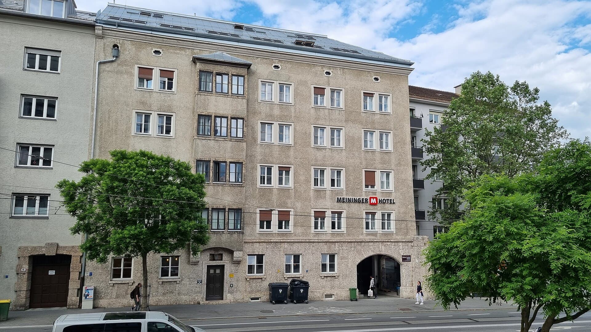 Meininger Innsbruck Zentrum (via Wikimedia Commons, CC BY-SA 4.0)