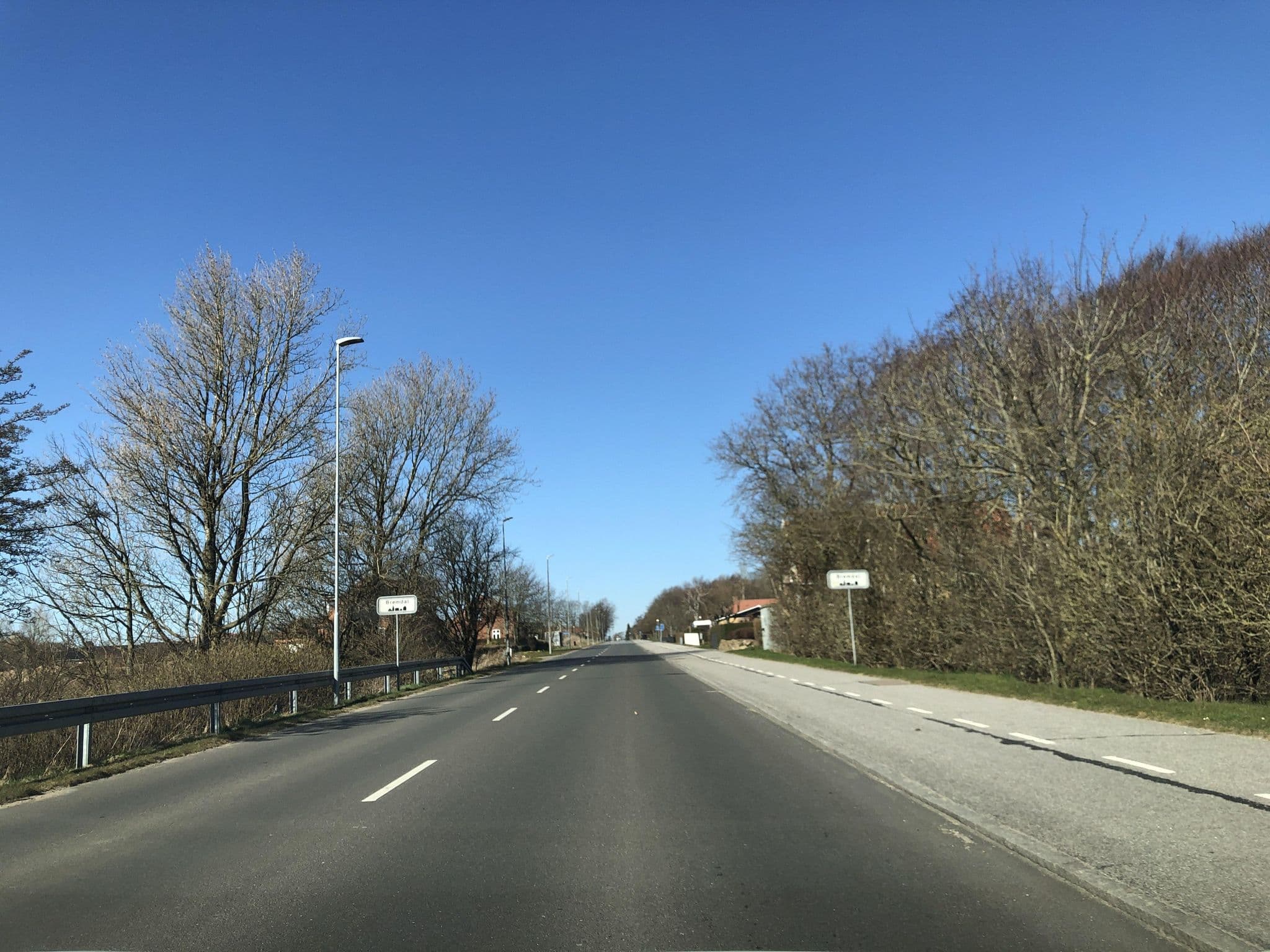 Street view near Struer Vandrehjem, Struer — © peterleth (CC BY-SA · Mapillary)