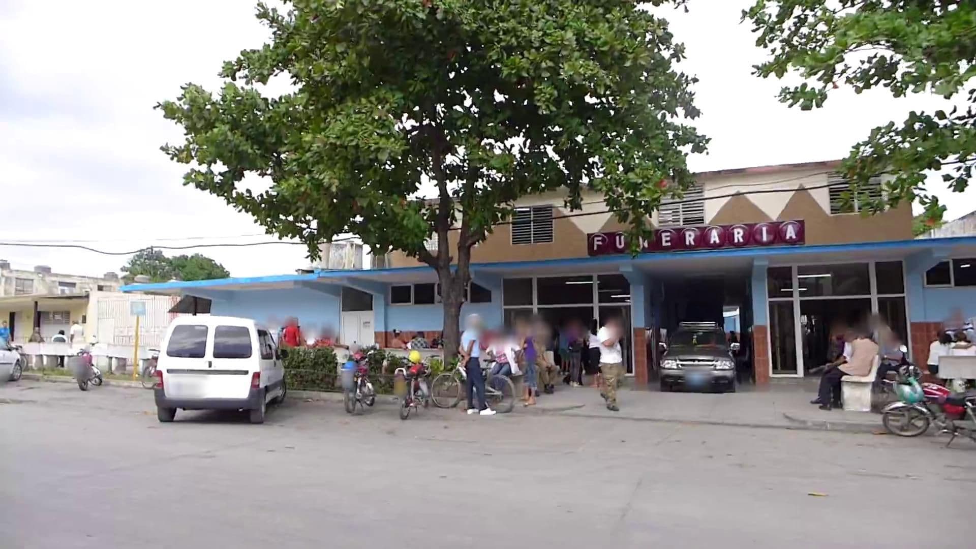 Street view near Casa de Dolores, Holguín
