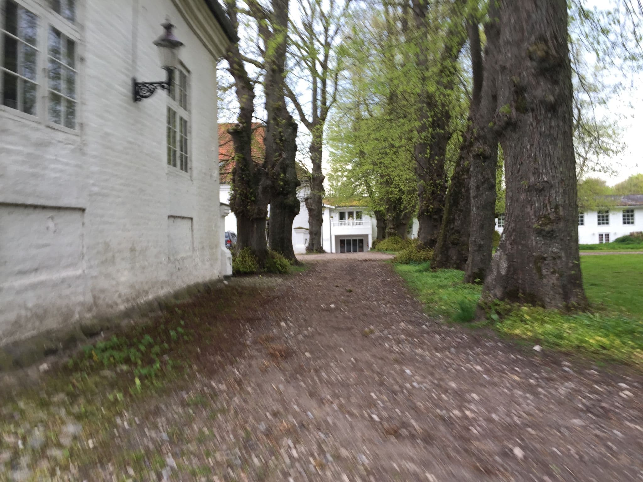 Street view near Royal Classic Danske Slotshoteller, Frejlev — © railorama (CC BY-SA · Mapillary)