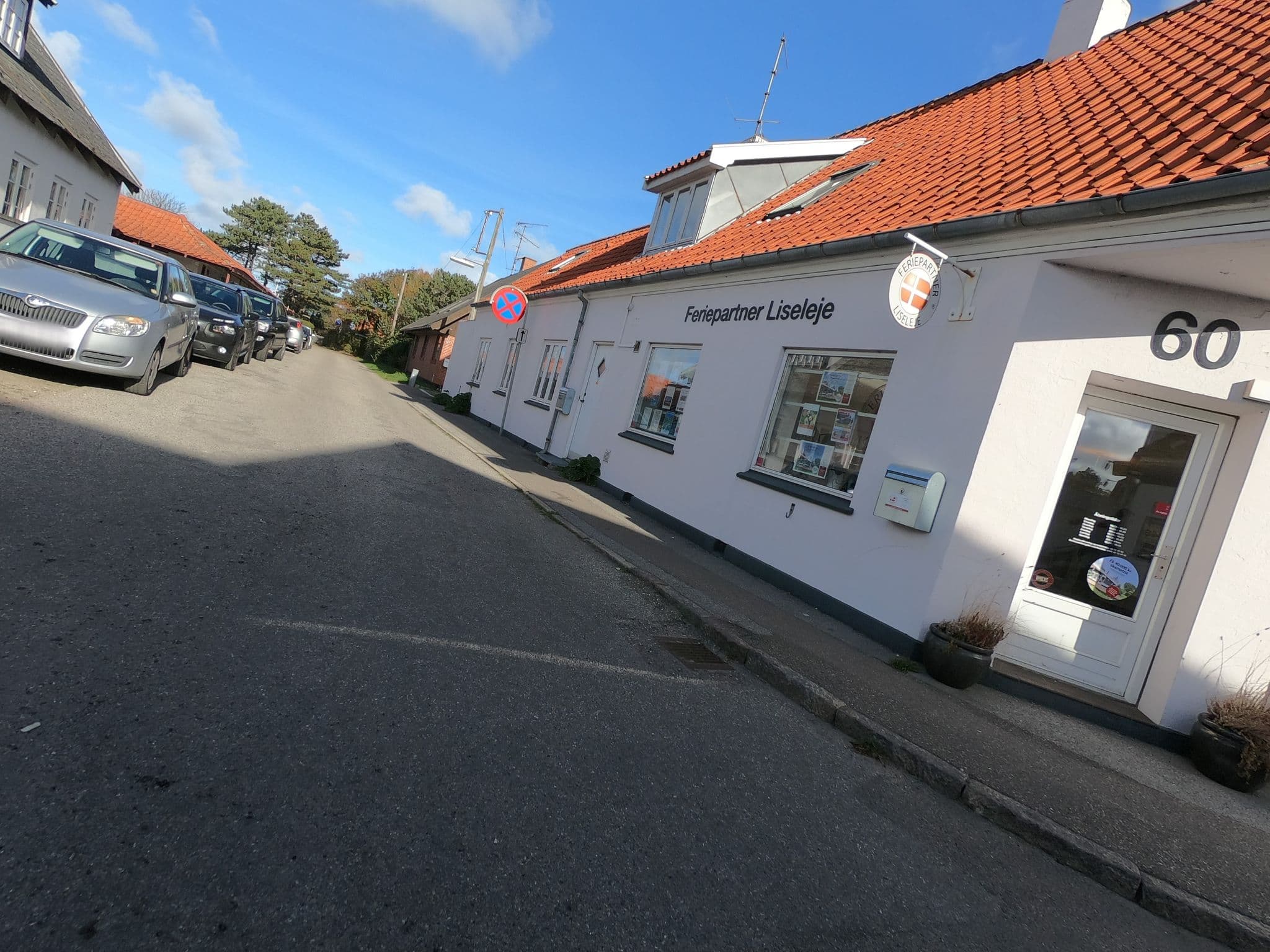 Street view near Liselængen, Liseleje — © neogeografen (CC BY-SA · Mapillary)