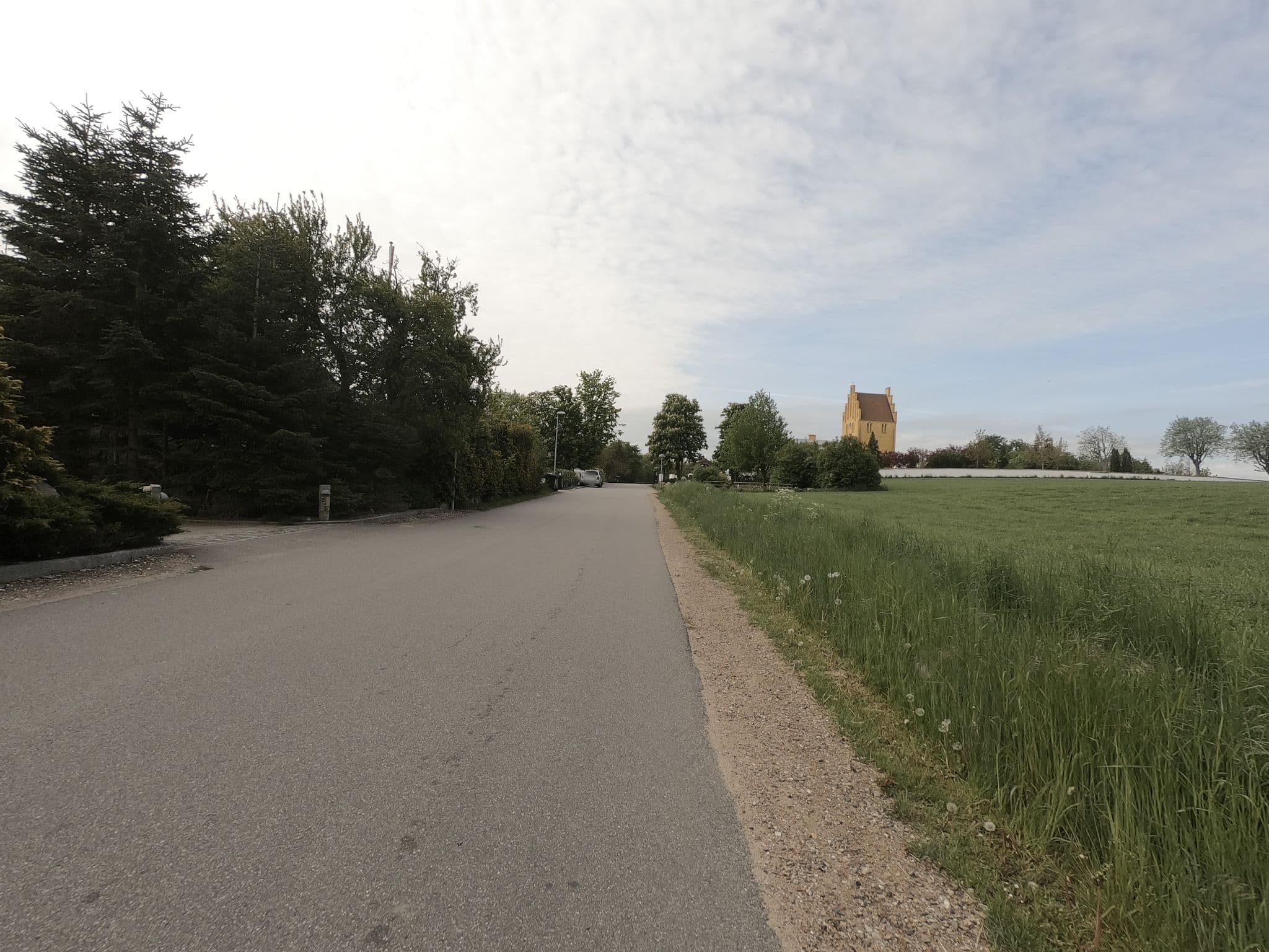 Street view near Hedebohuset v/Kim Blankensteiner, Lille Skensved — © neogeografen (CC BY-SA · Mapillary)
