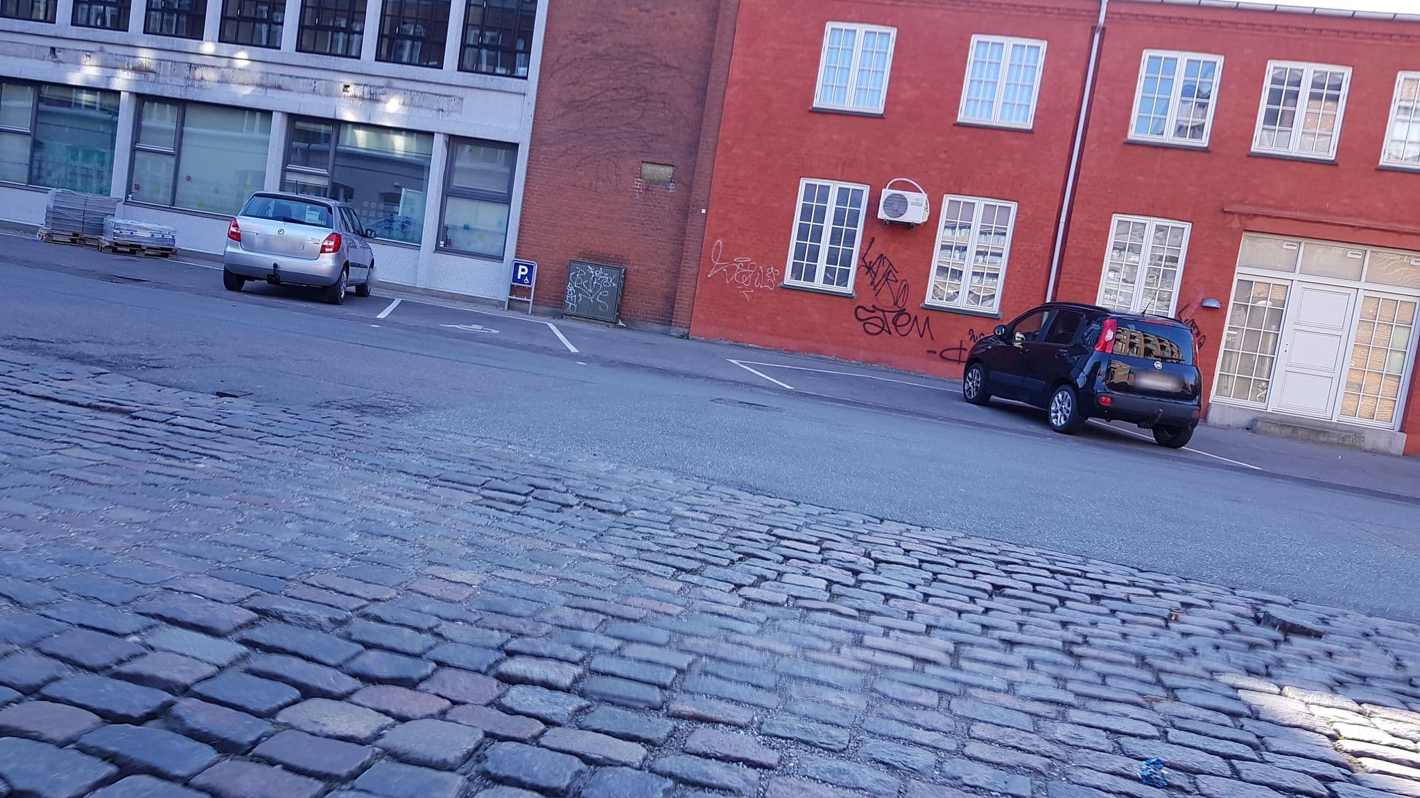 Street view near Bob W Østerbro, Indre By — © elgaard (CC BY-SA · Mapillary)