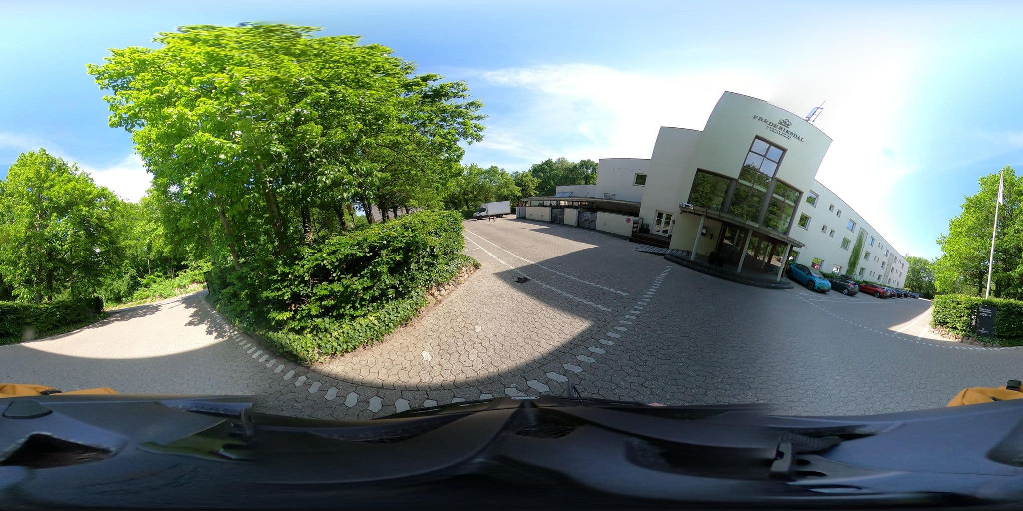 Street view near Hotel Frederiksdal, Kongens Lyngby — © peterleth (CC BY-SA · Mapillary)