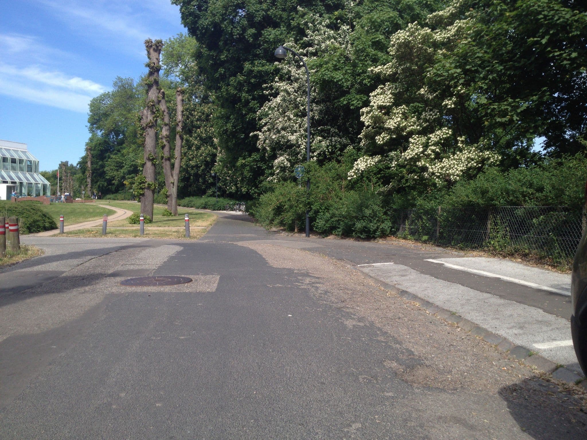 Street view near Hellerup Parkhotel Copenhagen, Charlottenlund — © elgaard (CC BY-SA · Mapillary)
