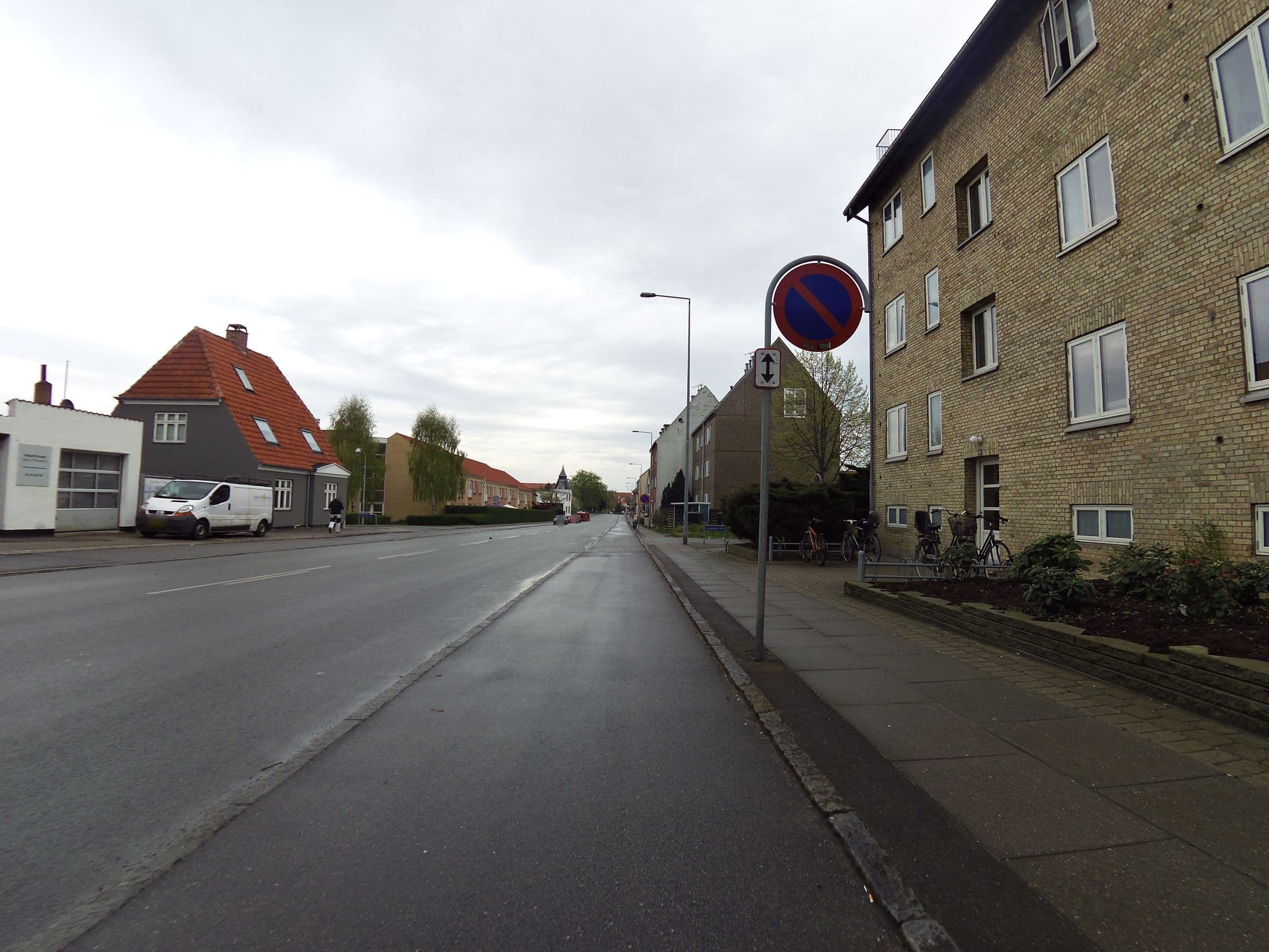 Street view near Muds & Faiza’s AirBnB, Charlottenlund — © kseistrup (CC BY-SA · Mapillary)
