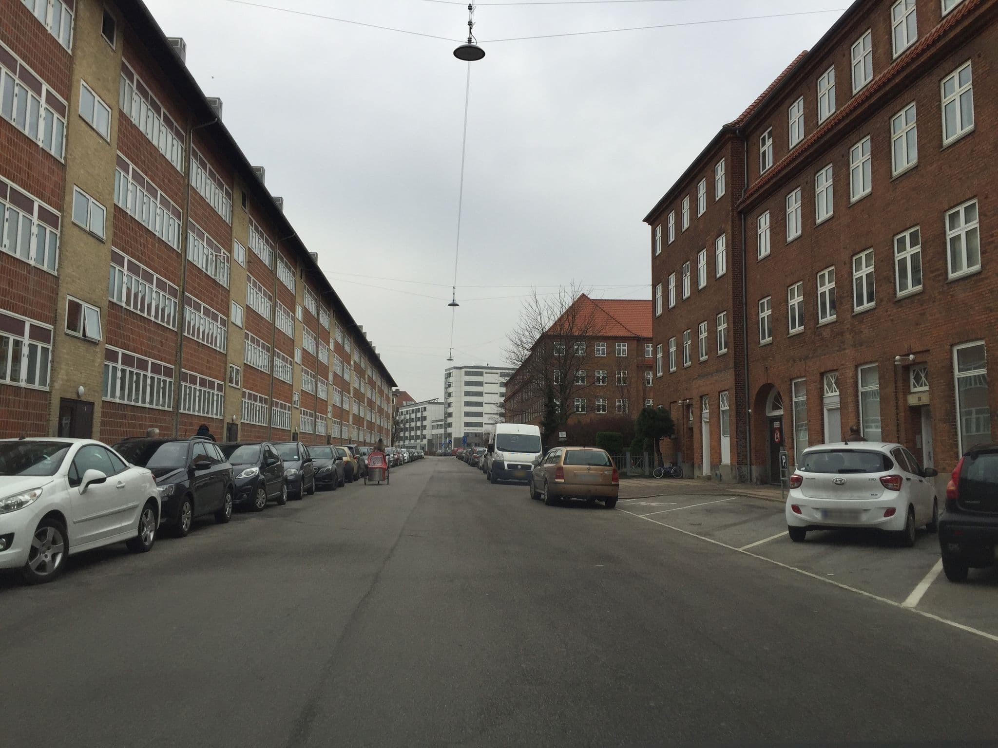 Street view near ʈhɛ pɨnƙ ʍoɴʂʈeʀ ʭ₪, Charlottenlund — © vicval (CC BY-SA · Mapillary)