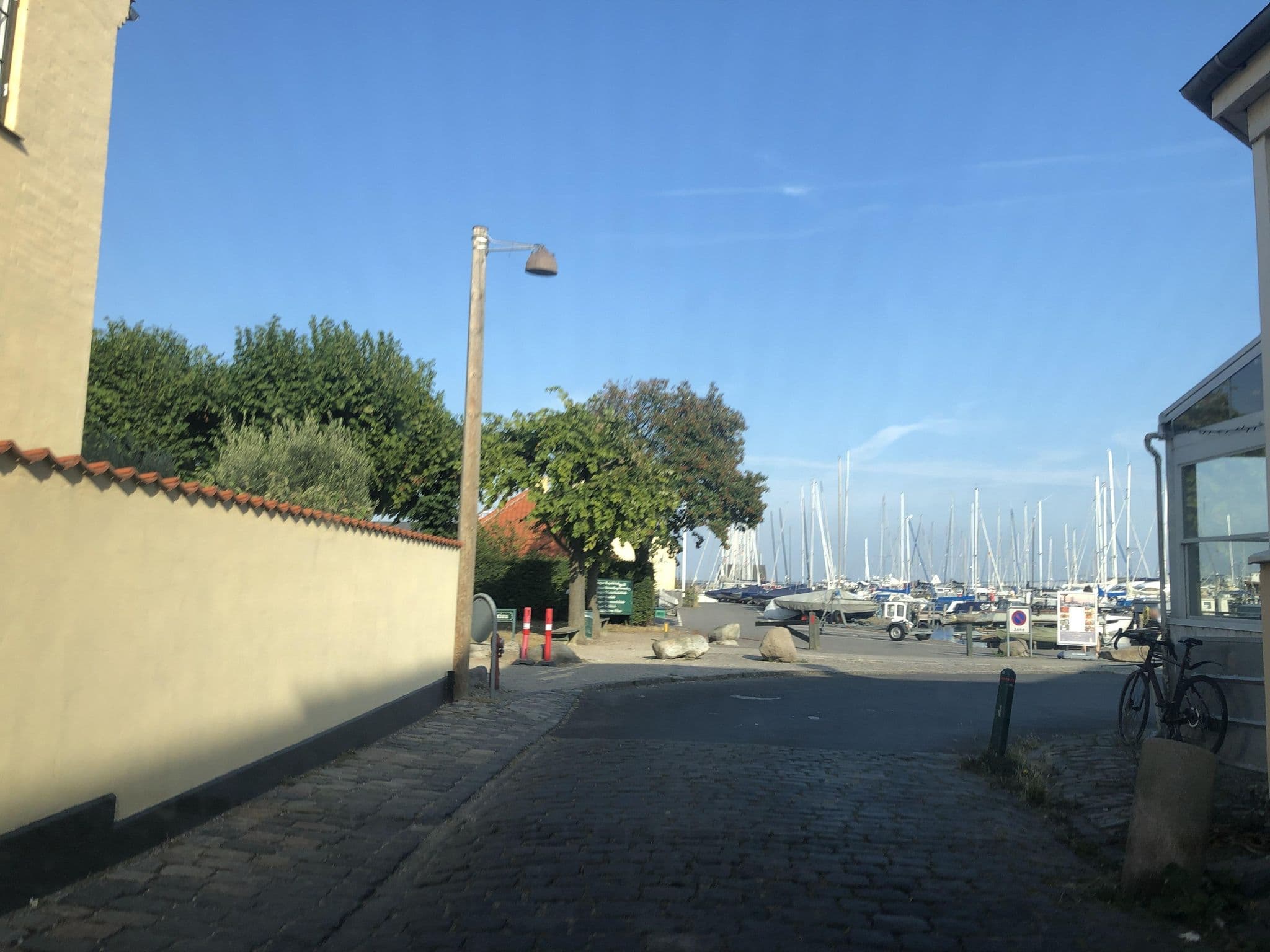 Street view near Dragør Strandhotel, Dragør — © signout (CC BY-SA · Mapillary)