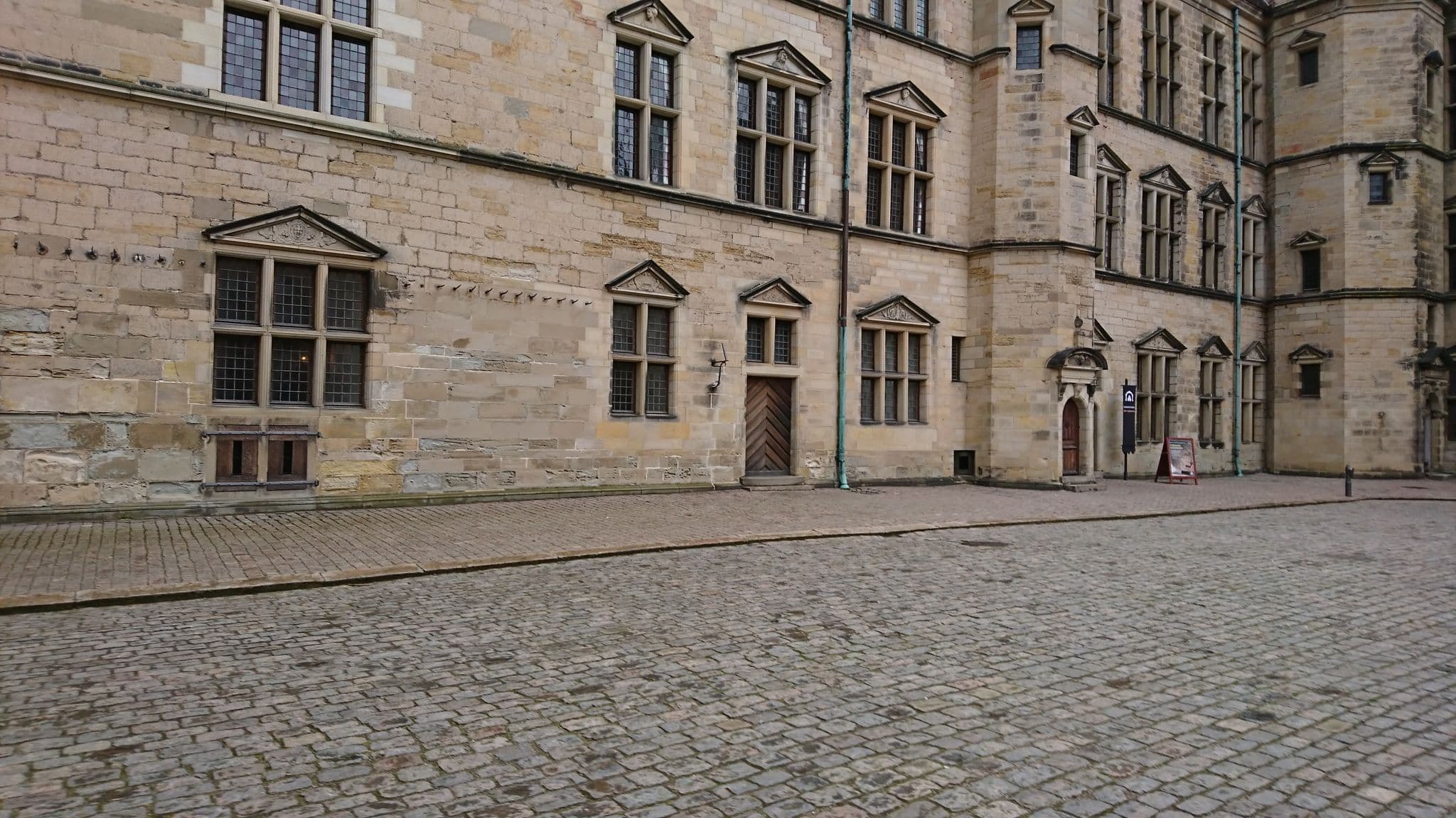 Street view near Royal appartments Kronborg Slot, Helsingør — © neogeografen (CC BY-SA · Mapillary)