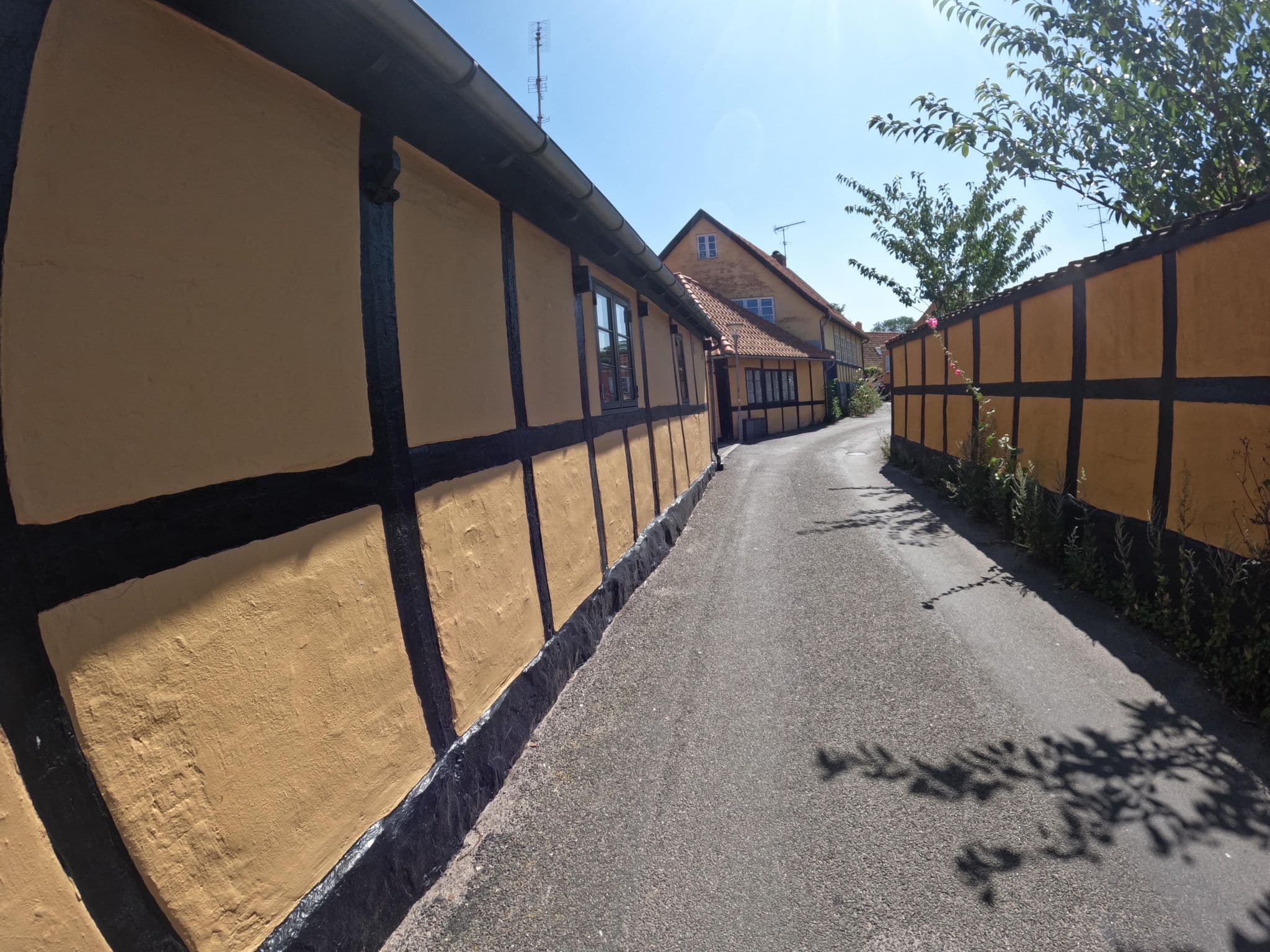Street view near Pension Slægtgaarden, Allinge — © fod (CC BY-SA · Mapillary)