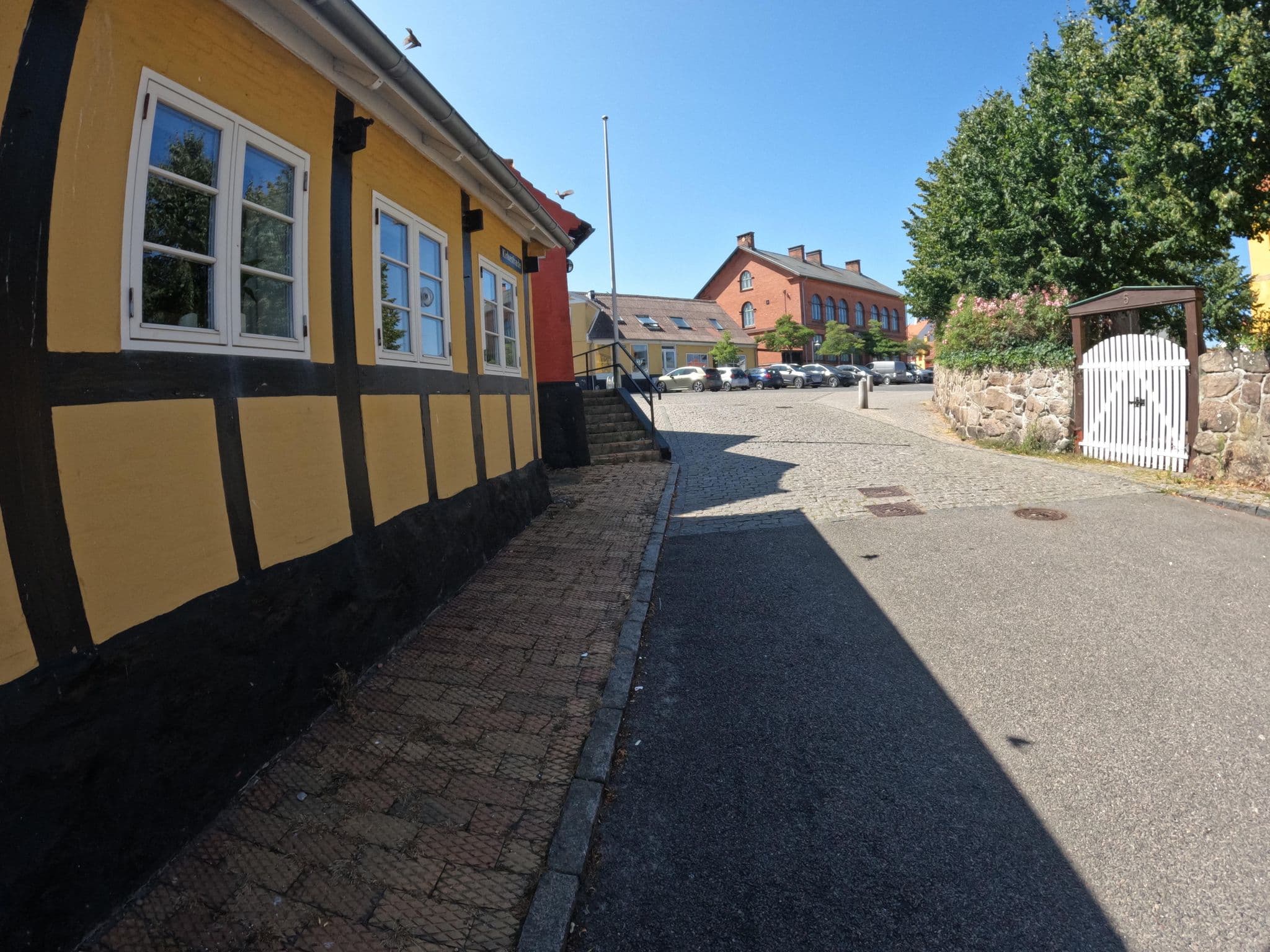 Street view near Hotel Du Nord, Allinge — © fod (CC BY-SA · Mapillary)