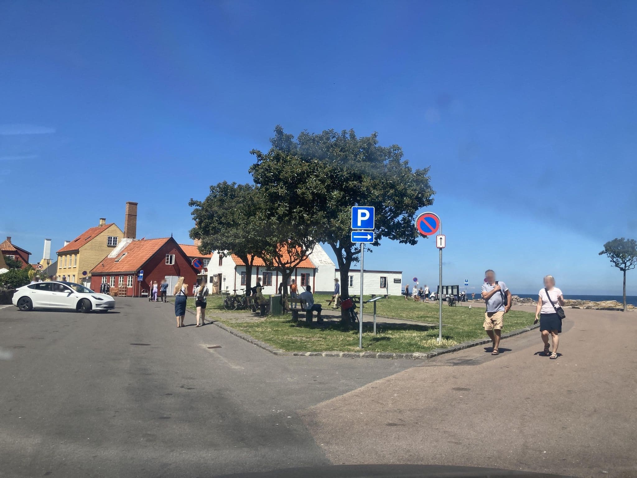 Street view near Danhostel Gudhjem Vandrerhjem, Allinge — © fod (CC BY-SA · Mapillary)