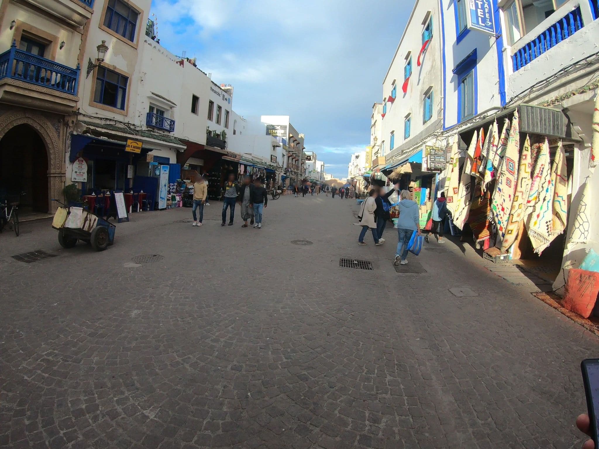 Street view near Piscine Rooftop Heure Bleue, Essaouira — © algirdasc (CC BY-SA · Mapillary)