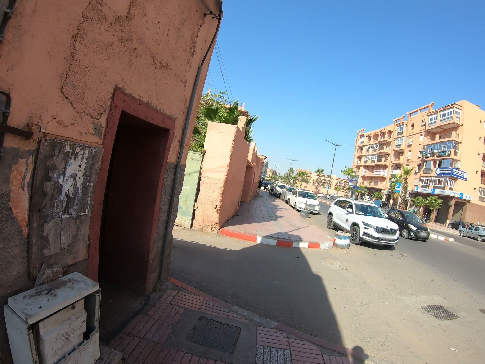 Street view near Riad El Zohar, Marrakesh — © algirdasc (CC BY-SA · Mapillary)