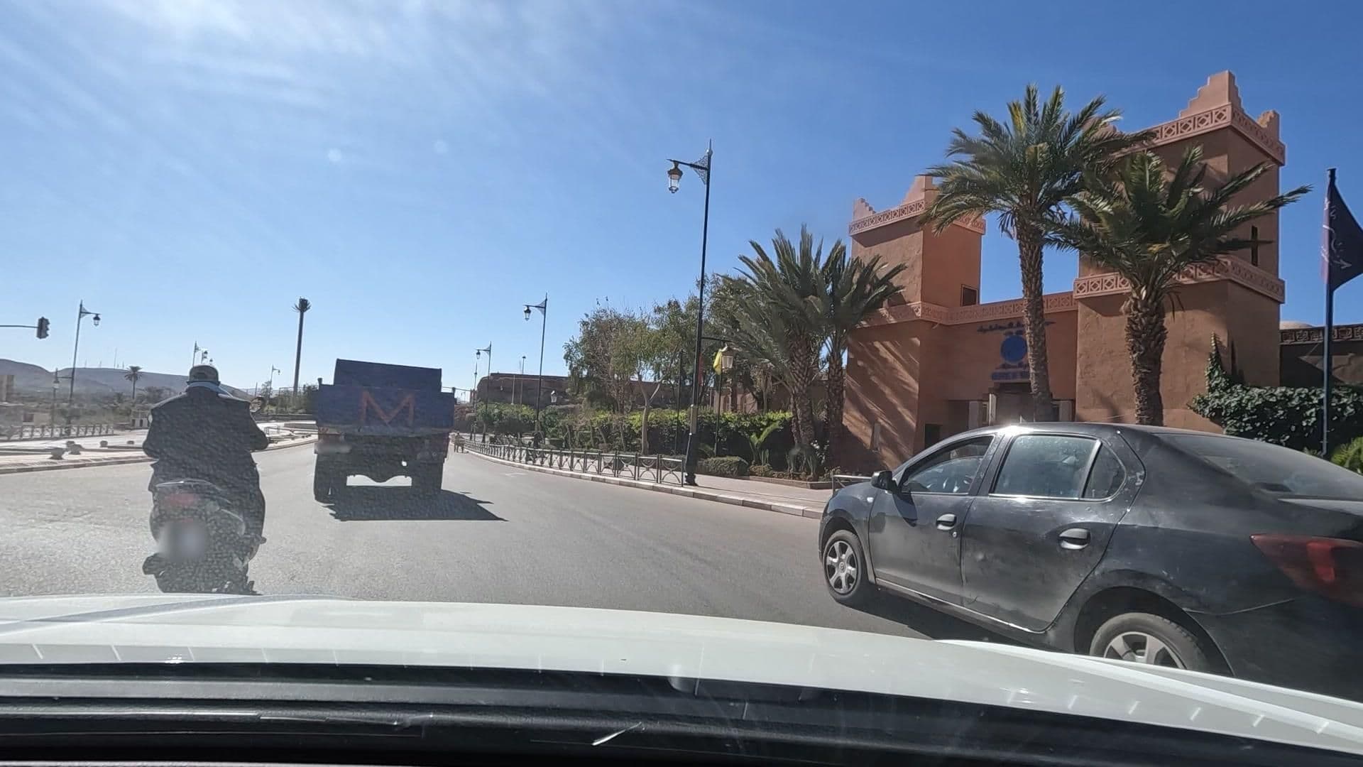 Street view near COS ONE | Ouarzazate, Ouarzazate — © lucomsky (CC BY-SA · Mapillary)